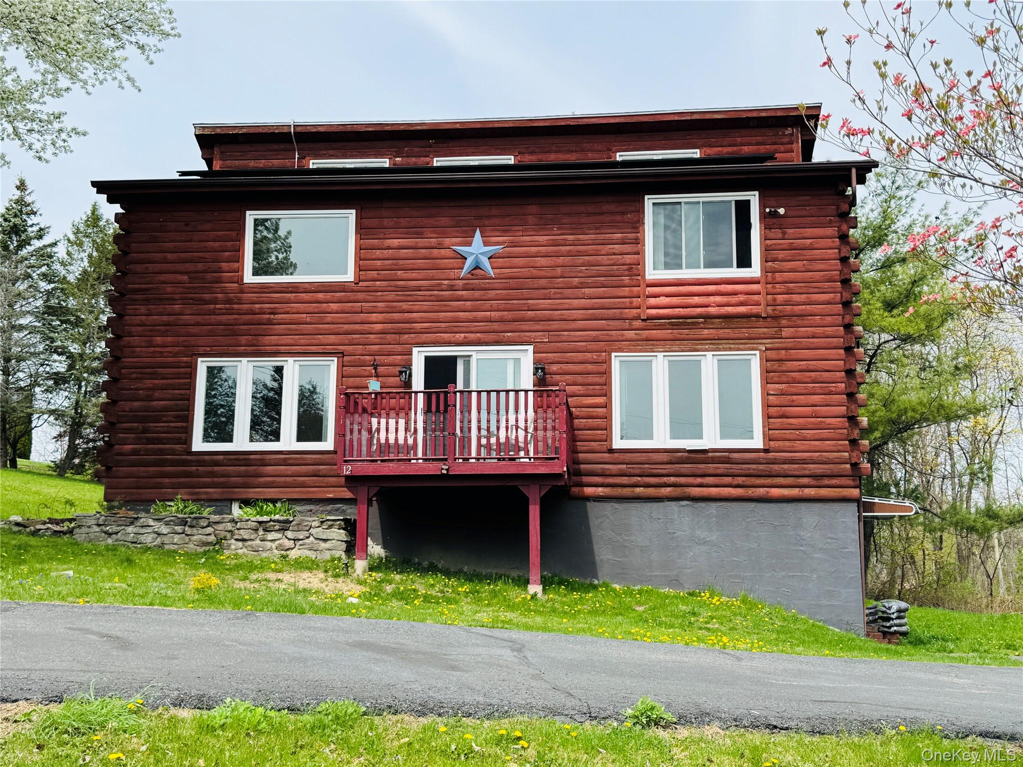 12 Wyms Heights Drive, Marlboro, NY 12542