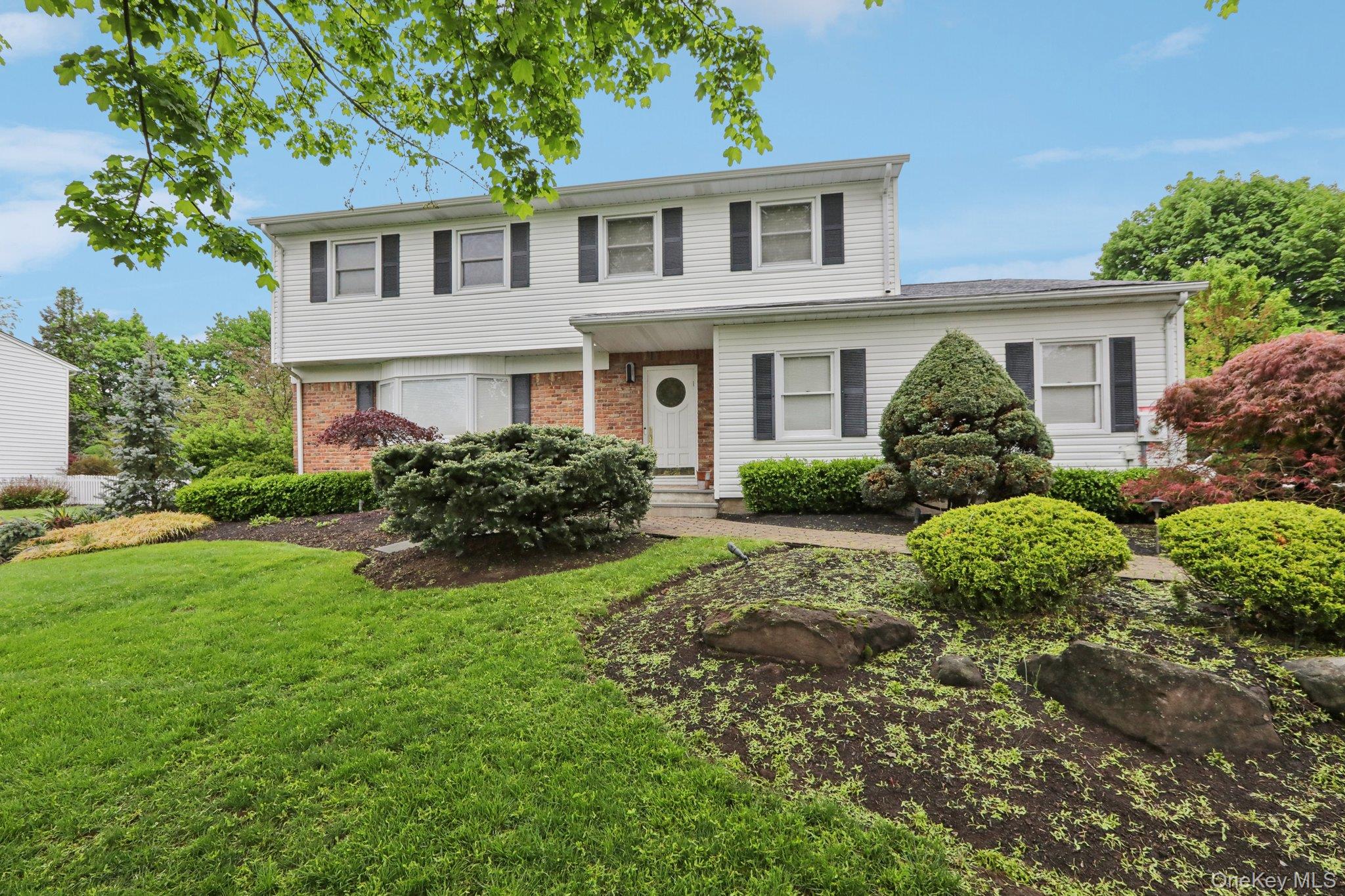 17 Oriole Road, New City, NY 10956