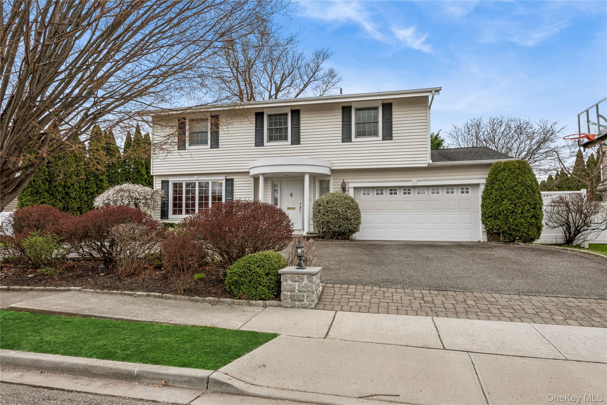 20 Sagamore Way S, Jericho, NY 11753