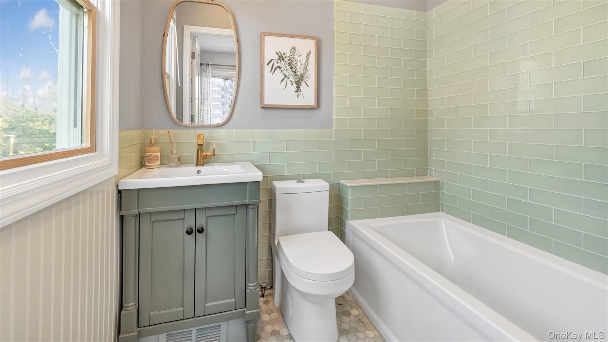 235 Cemetery Road, East Marion, NY 11939