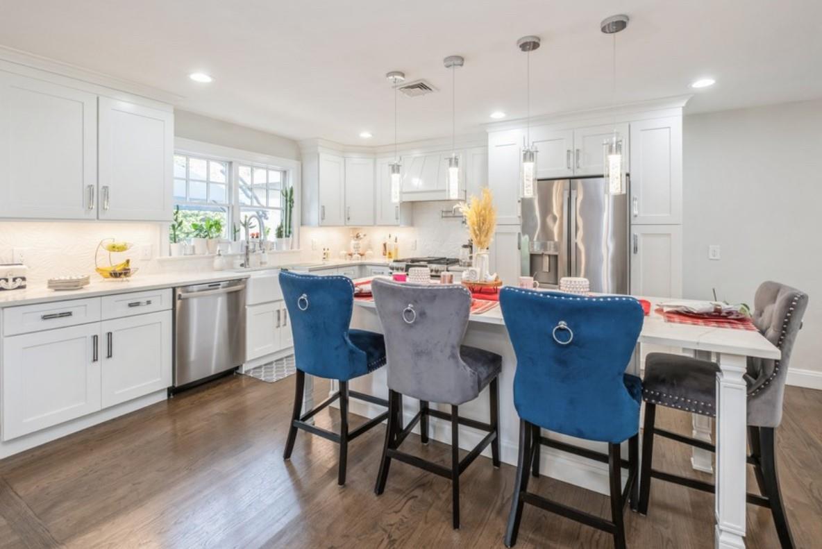 8 Hilltop Drive, Bayville, NY 11709