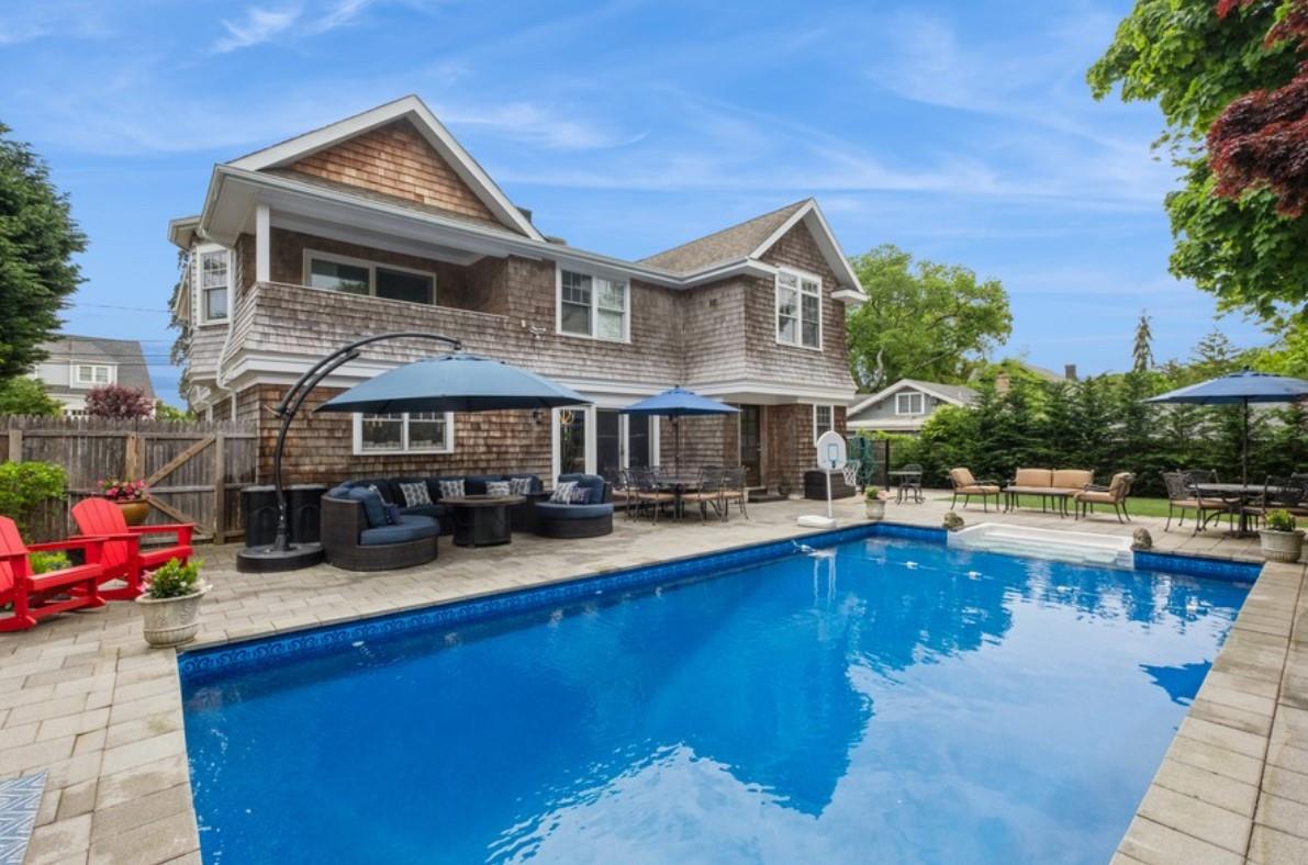 8 Hilltop Drive, Bayville, NY 11709