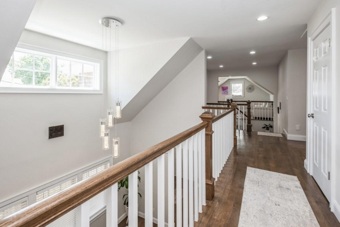 8 Hilltop Drive, Bayville, NY 11709