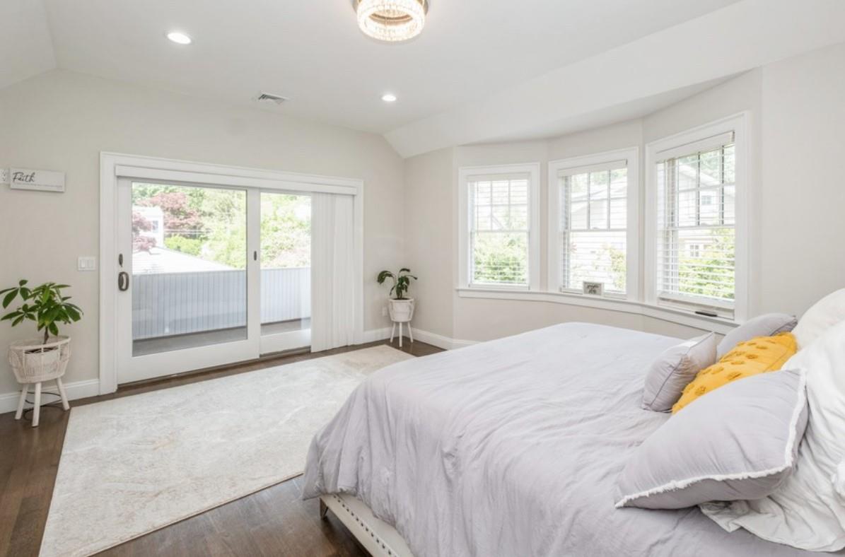 8 Hilltop Drive, Bayville, NY 11709