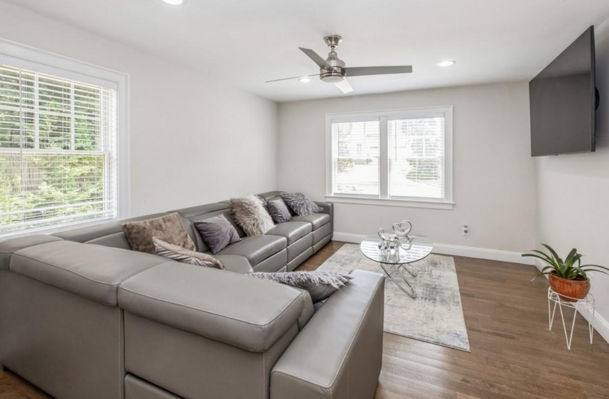 8 Hilltop Drive, Bayville, NY 11709