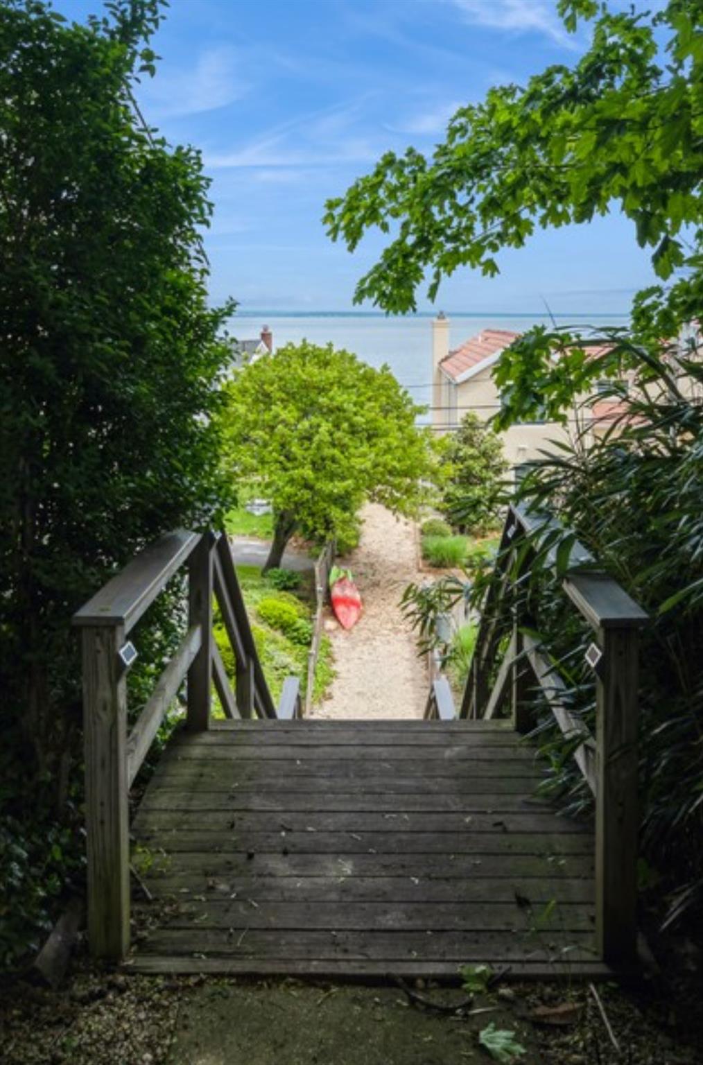 8 Hilltop Drive, Bayville, NY 11709