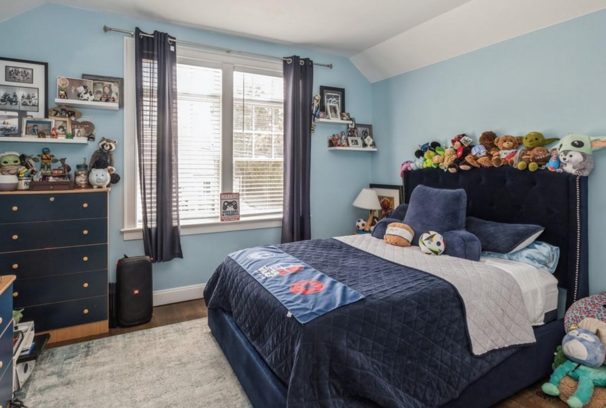 8 Hilltop Drive, Bayville, NY 11709