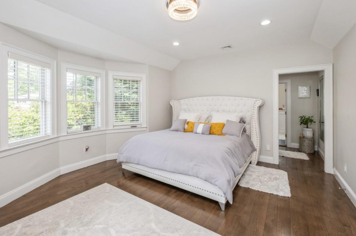 8 Hilltop Drive, Bayville, NY 11709