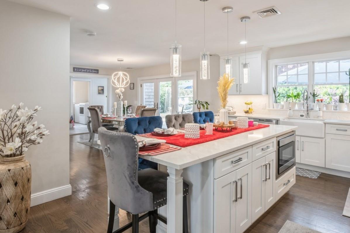 8 Hilltop Drive, Bayville, NY 11709