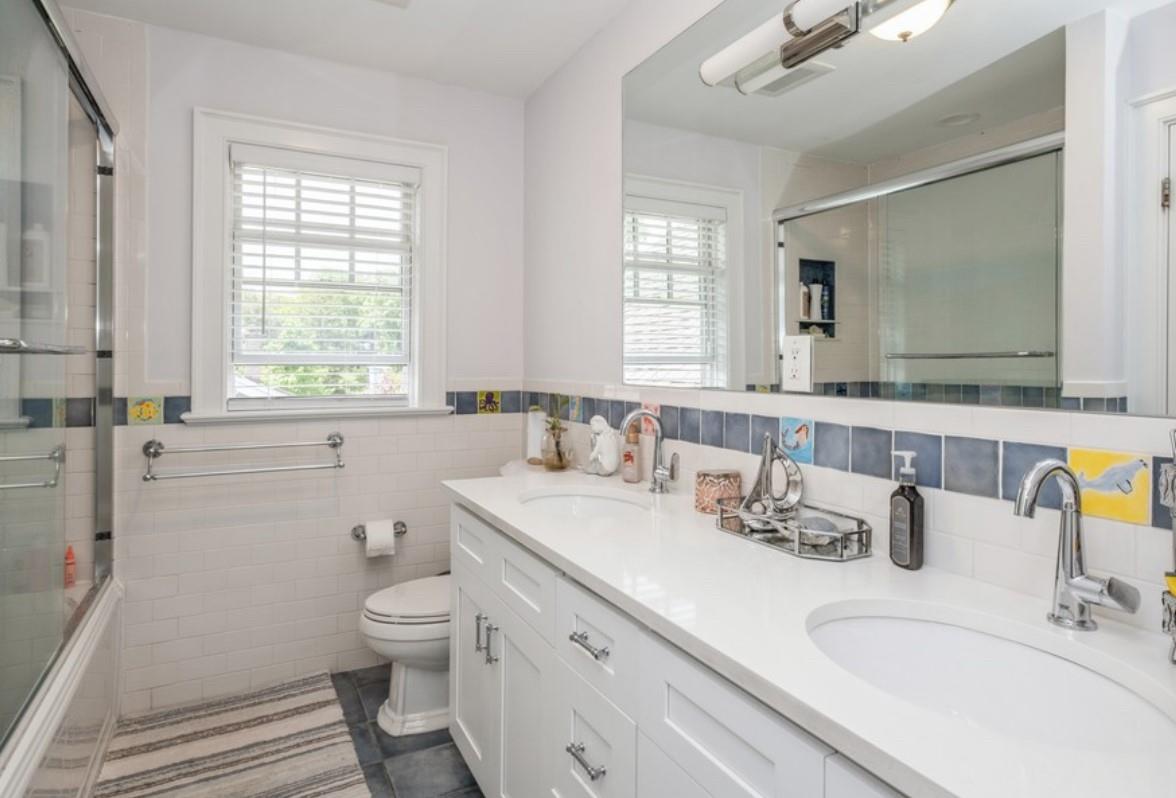 8 Hilltop Drive, Bayville, NY 11709