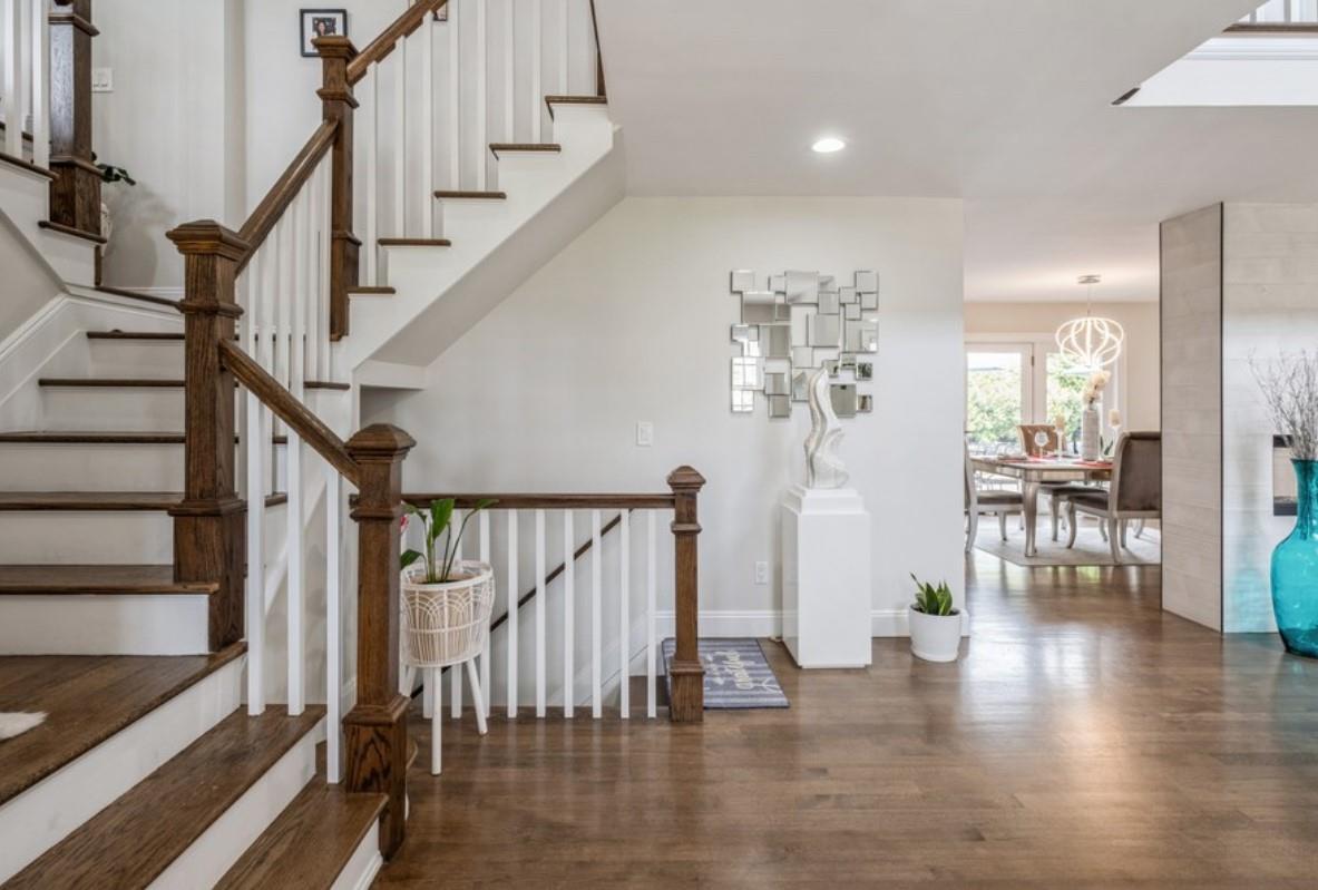 8 Hilltop Drive, Bayville, NY 11709