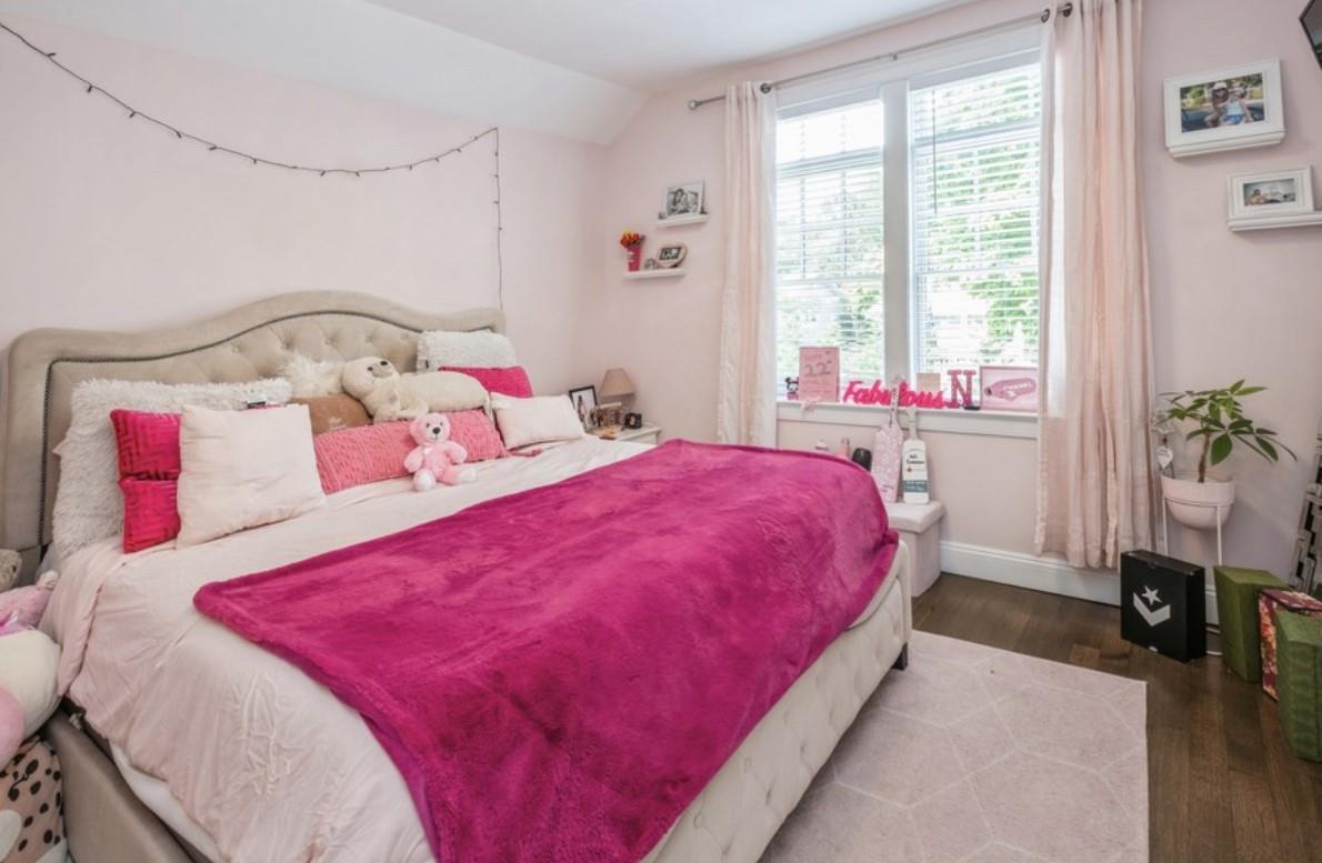 8 Hilltop Drive, Bayville, NY 11709