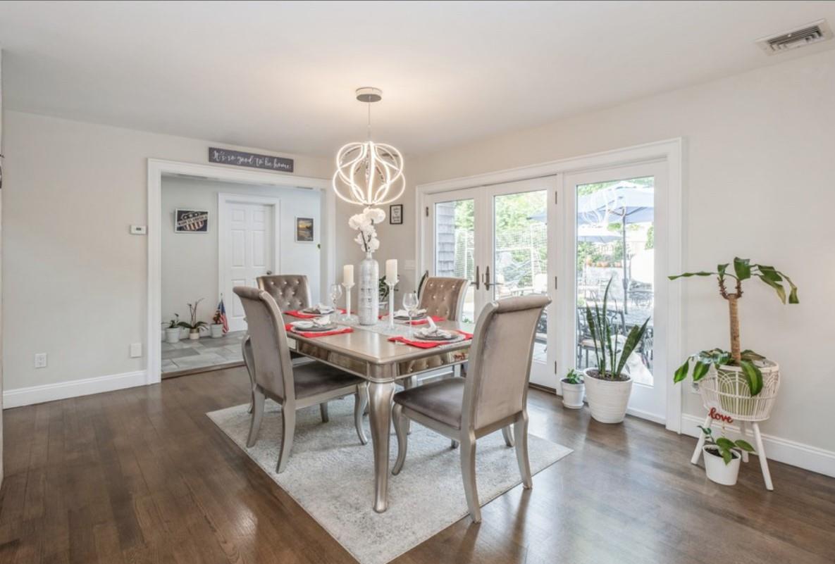 8 Hilltop Drive, Bayville, NY 11709