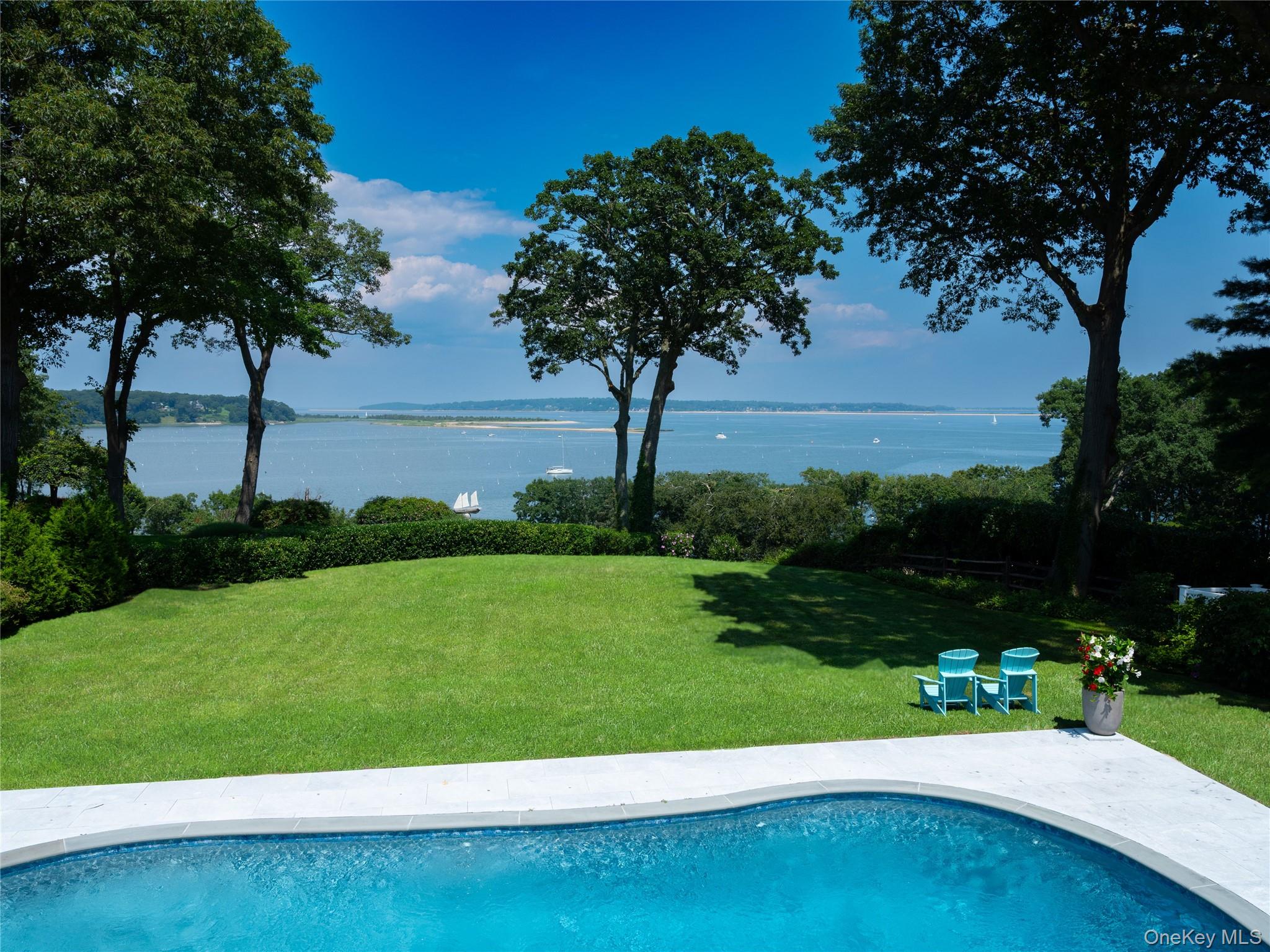 14 Heather Lane, Lloyd Harbor, NY 11743