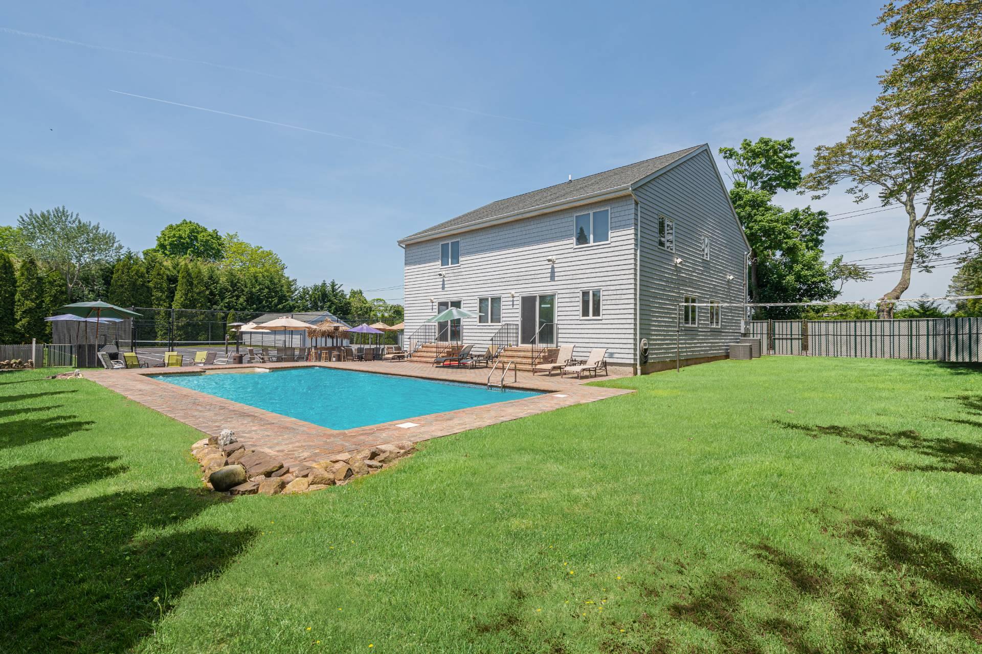 80 Hubbard Lane, Southampton, NY 11968
