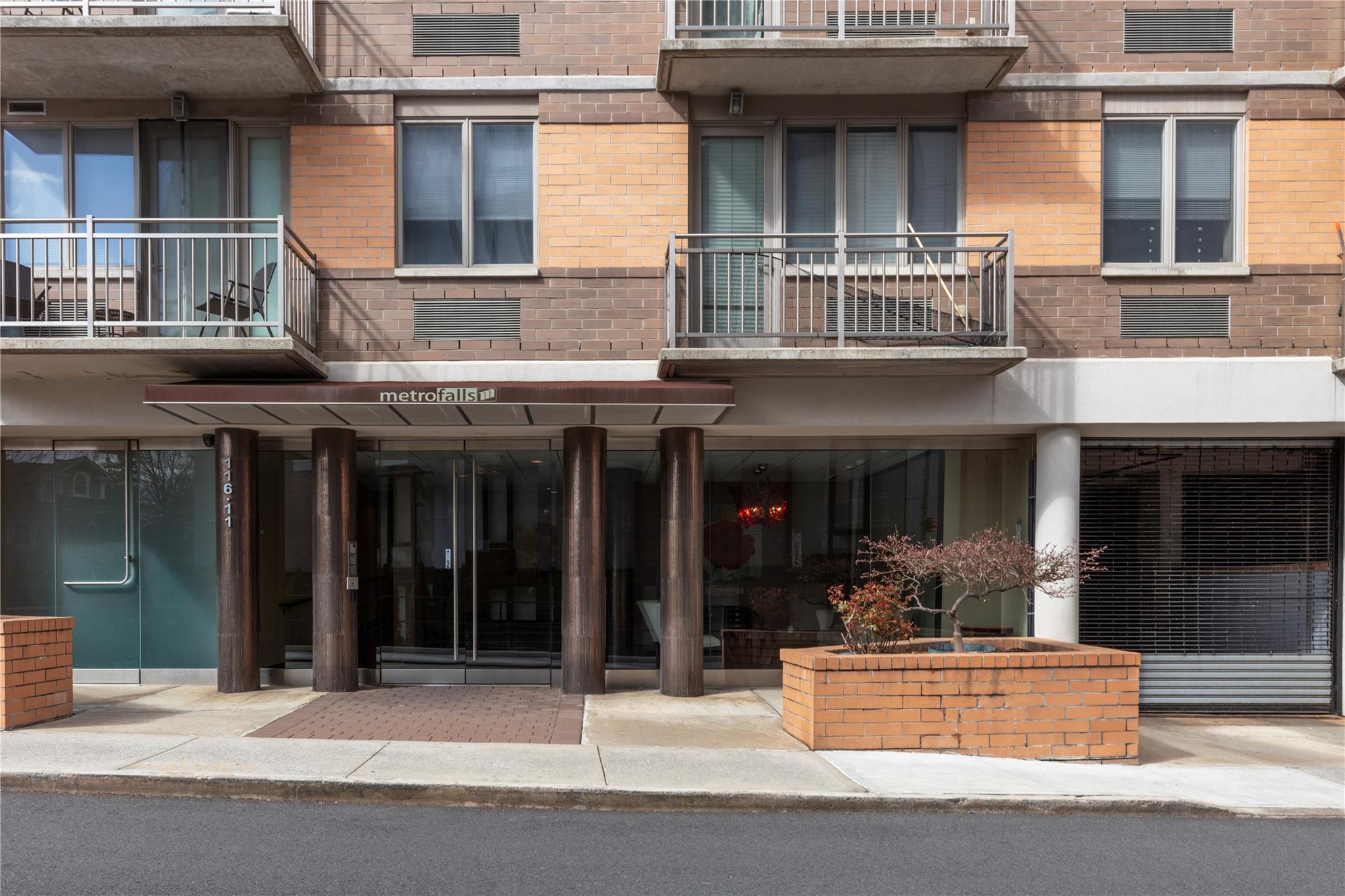 116-11 Curzon Road # 1B, Kew Gardens, NY 11418