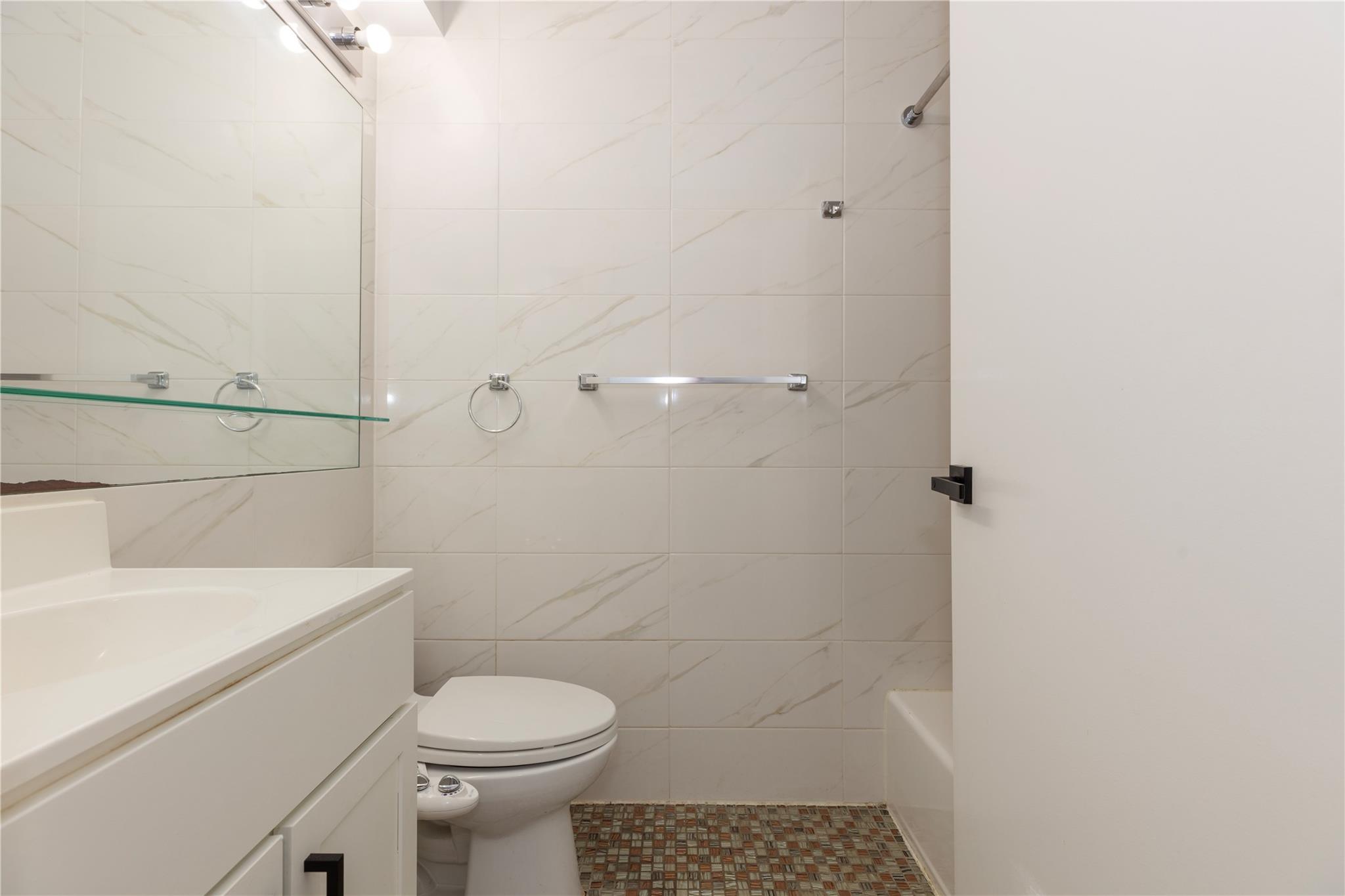 116-11 Curzon Road # 1B, Kew Gardens, NY 11418