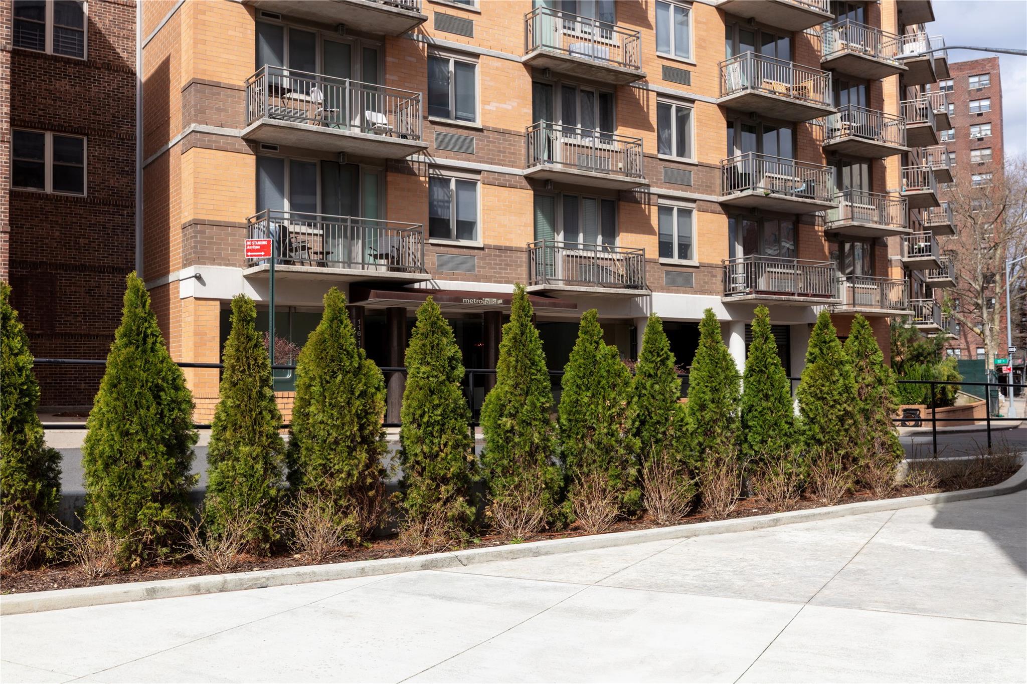 116-11 Curzon Road # 1B, Kew Gardens, NY 11418