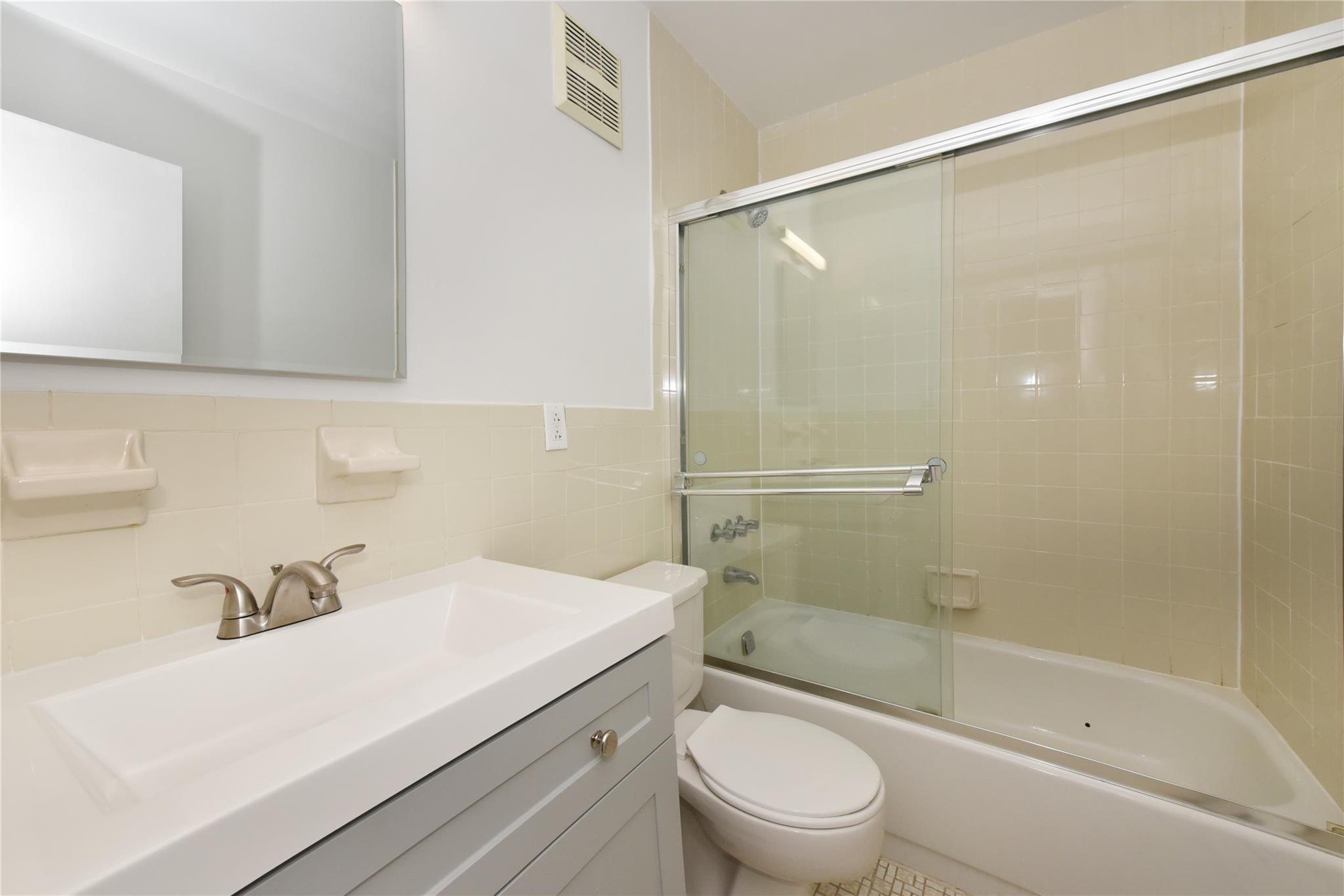 25-56 120th Street # 2C, Flushing, NY 11354