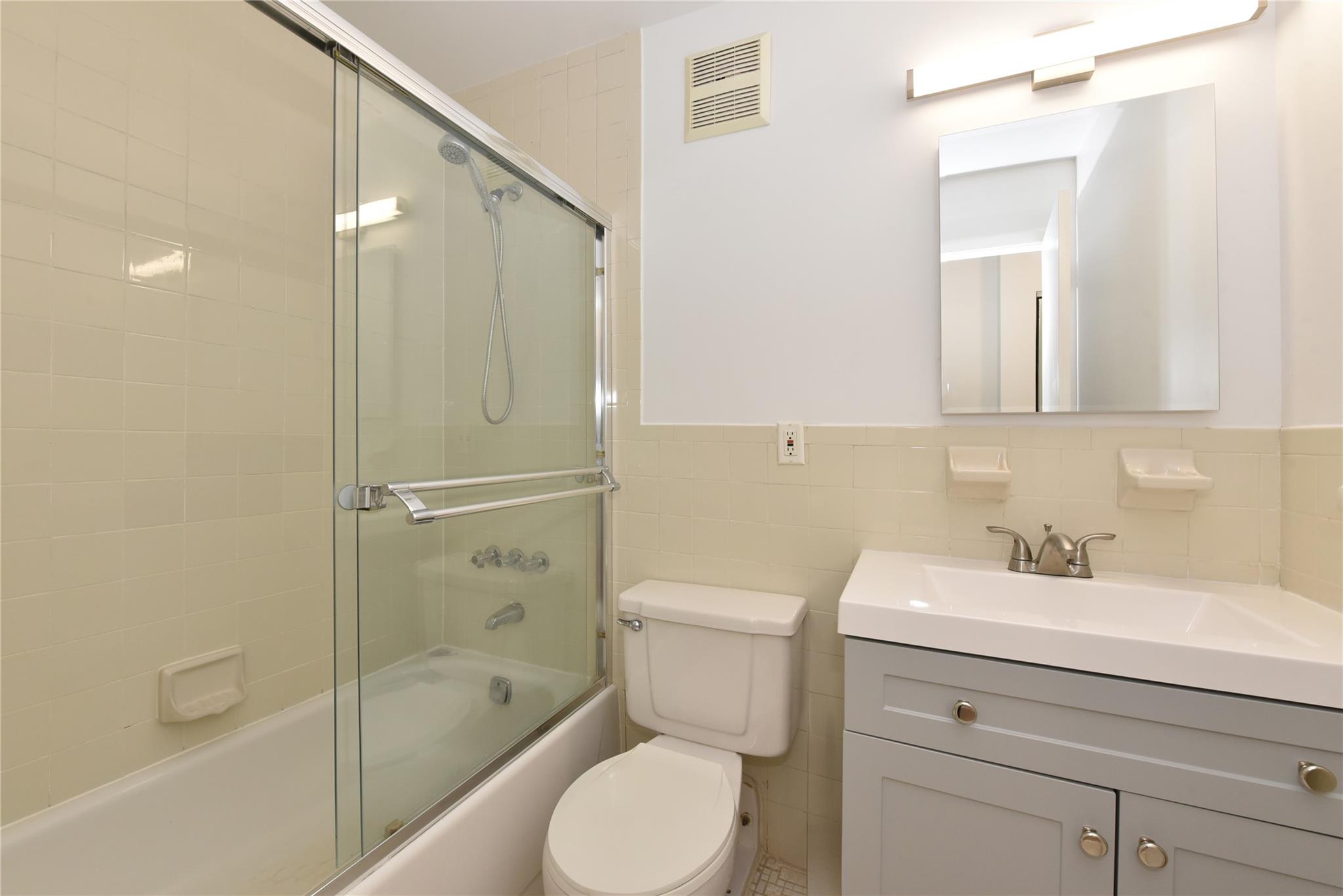 25-56 120th Street # 2C, Flushing, NY 11354