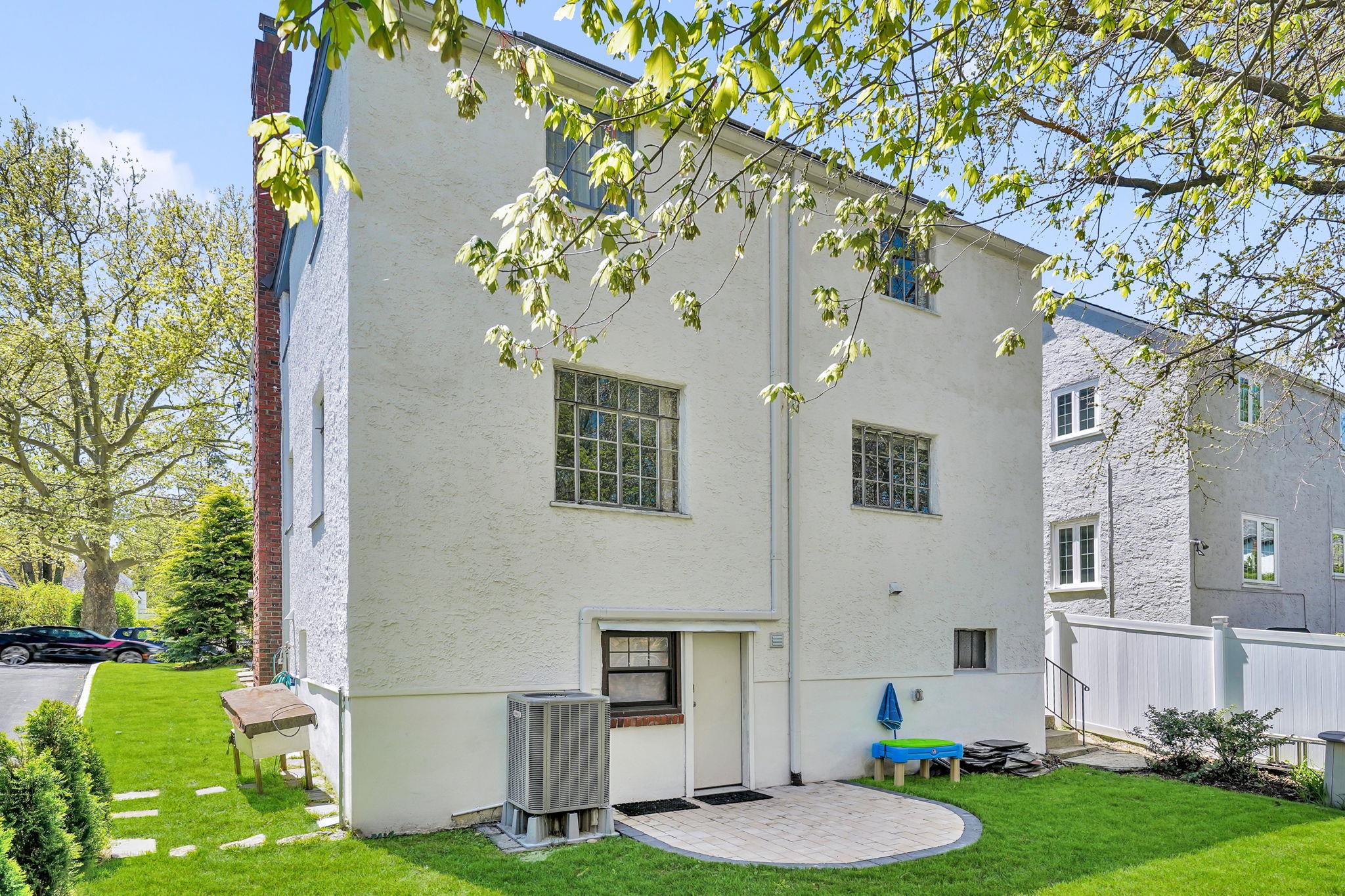 345 E Grand Street, Mount Vernon, NY 10552