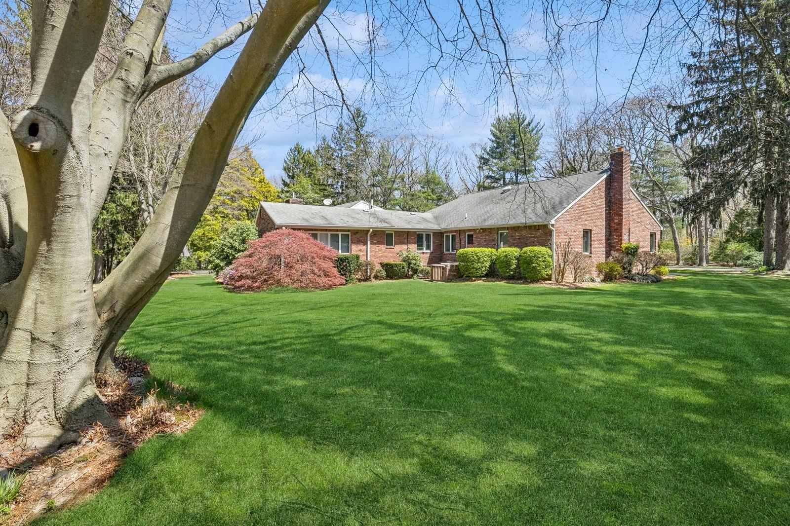 1926 Midlane Road, Muttontown, NY 11791