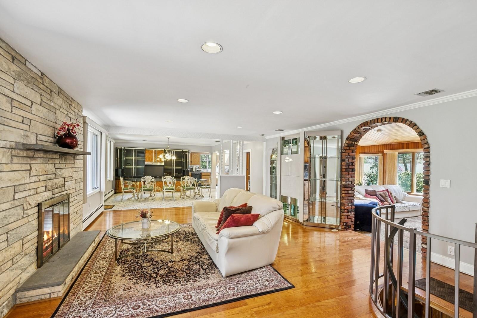 1926 Midlane Road, Muttontown, NY 11791