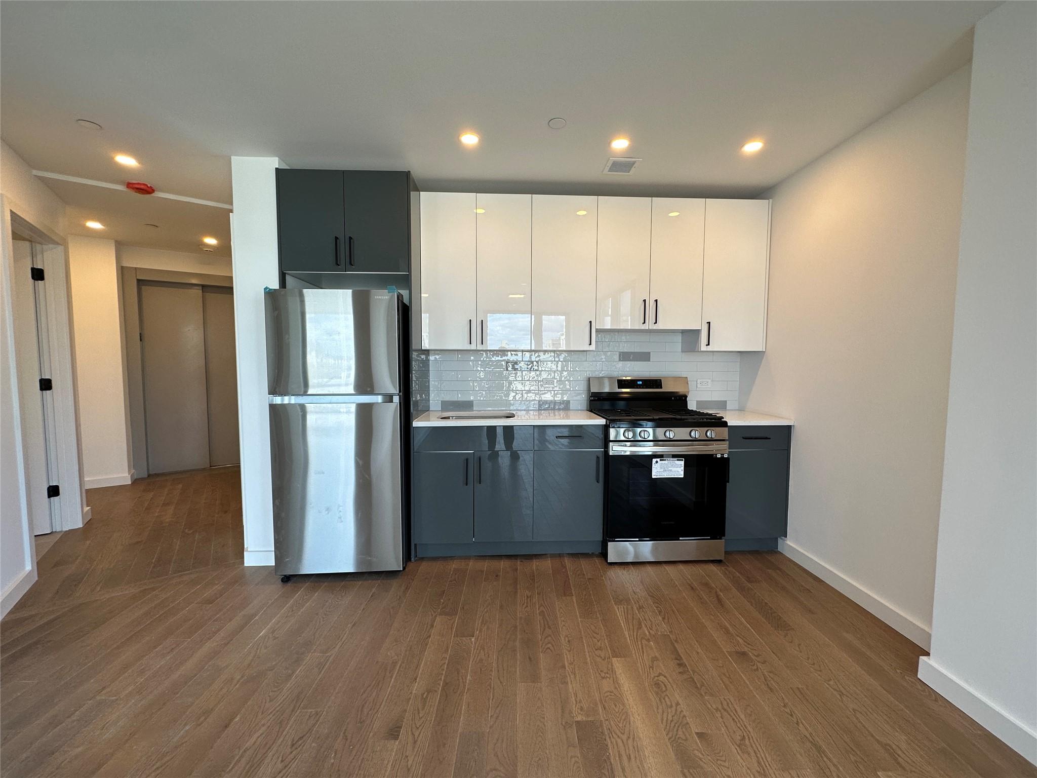 12-20 Astoria Blvd, Astoria, NY 11102