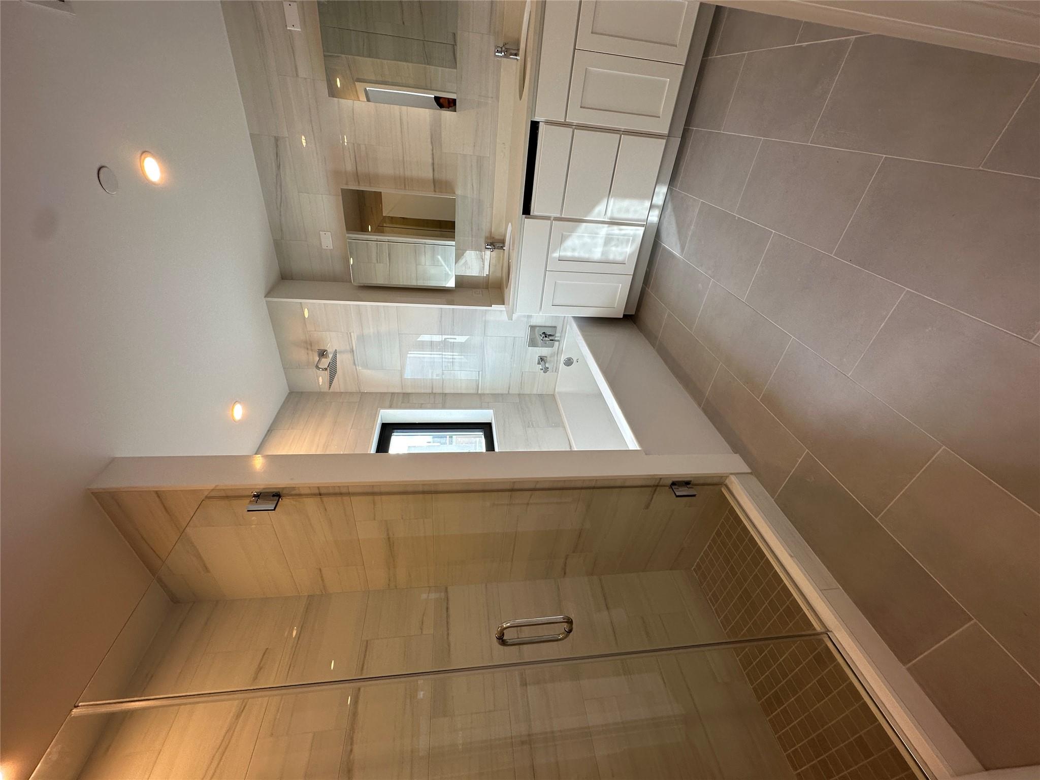 12-20 Astoria Blvd, Astoria, NY 11102