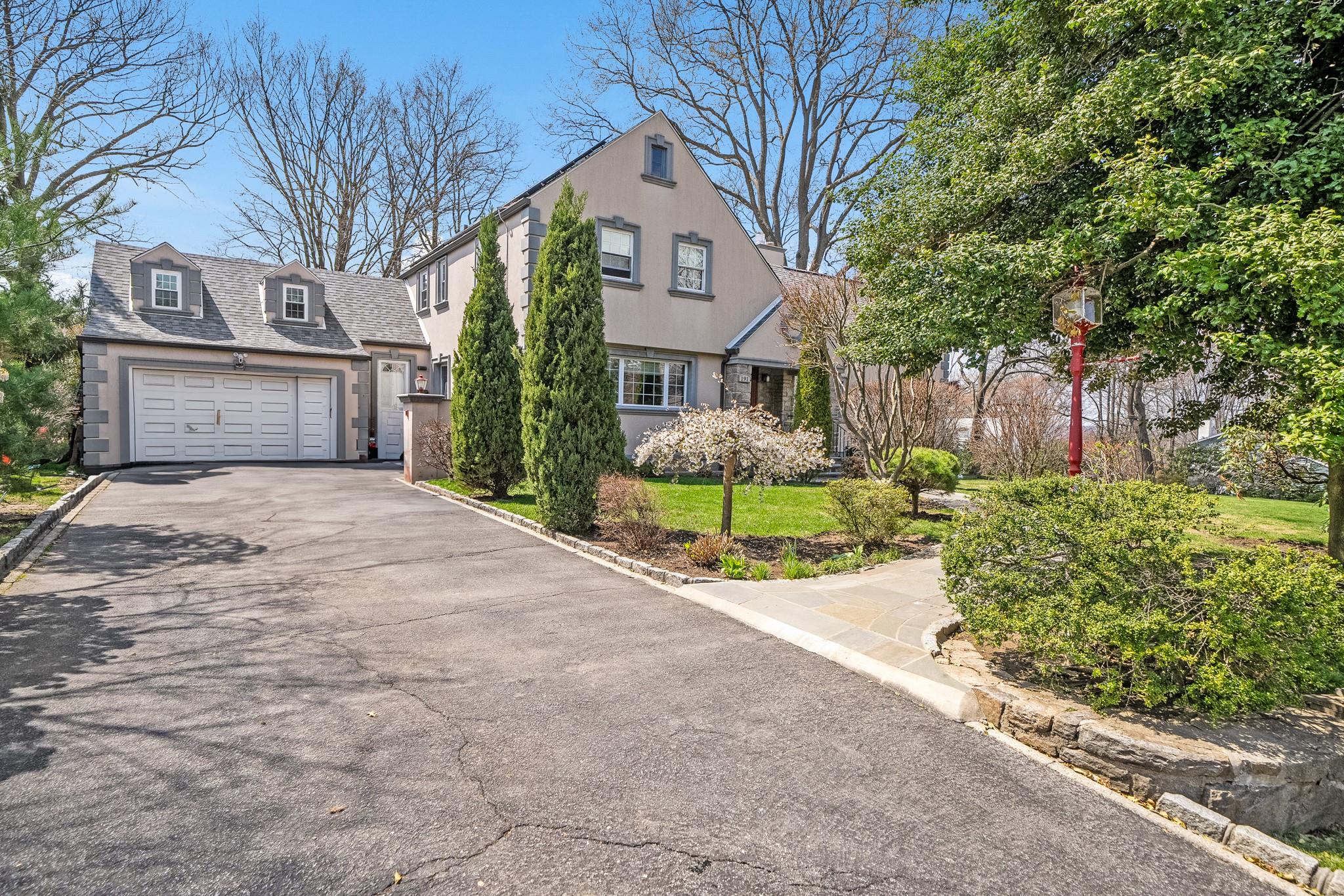 191 Dunwoodie Street, Yonkers, NY 10704
