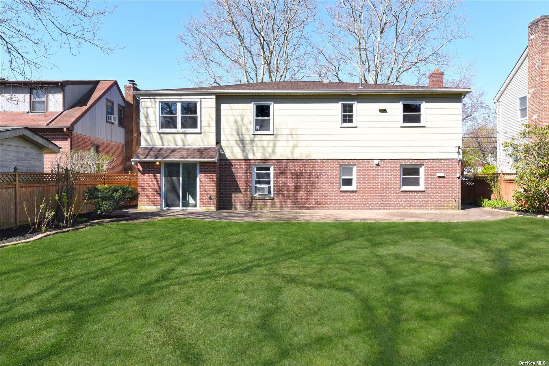 6 Dunes Lane # 2nd Fl, Port Washington, NY 11050