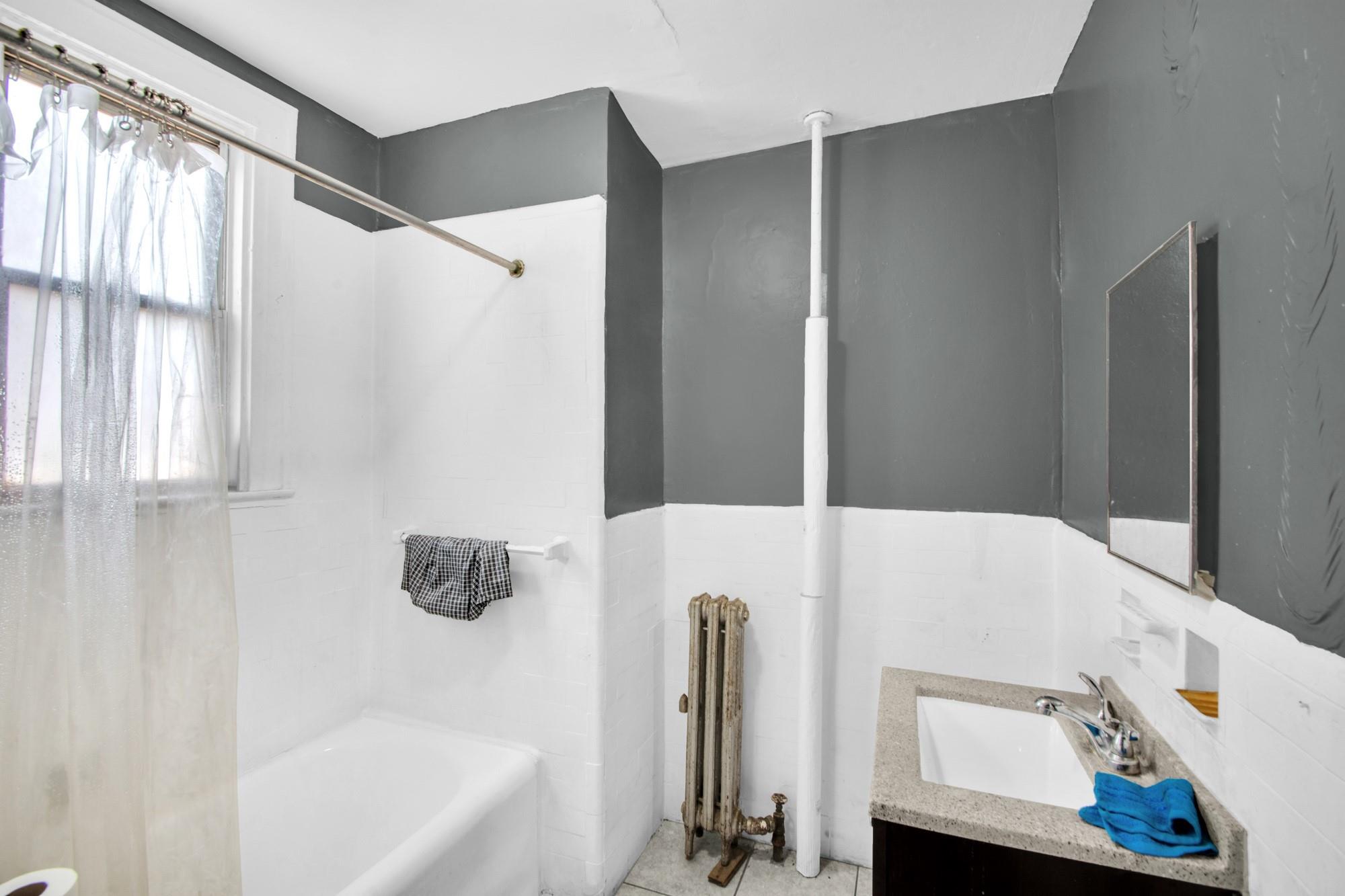 95-03 Cresskill Place, Jamaica, NY 11435