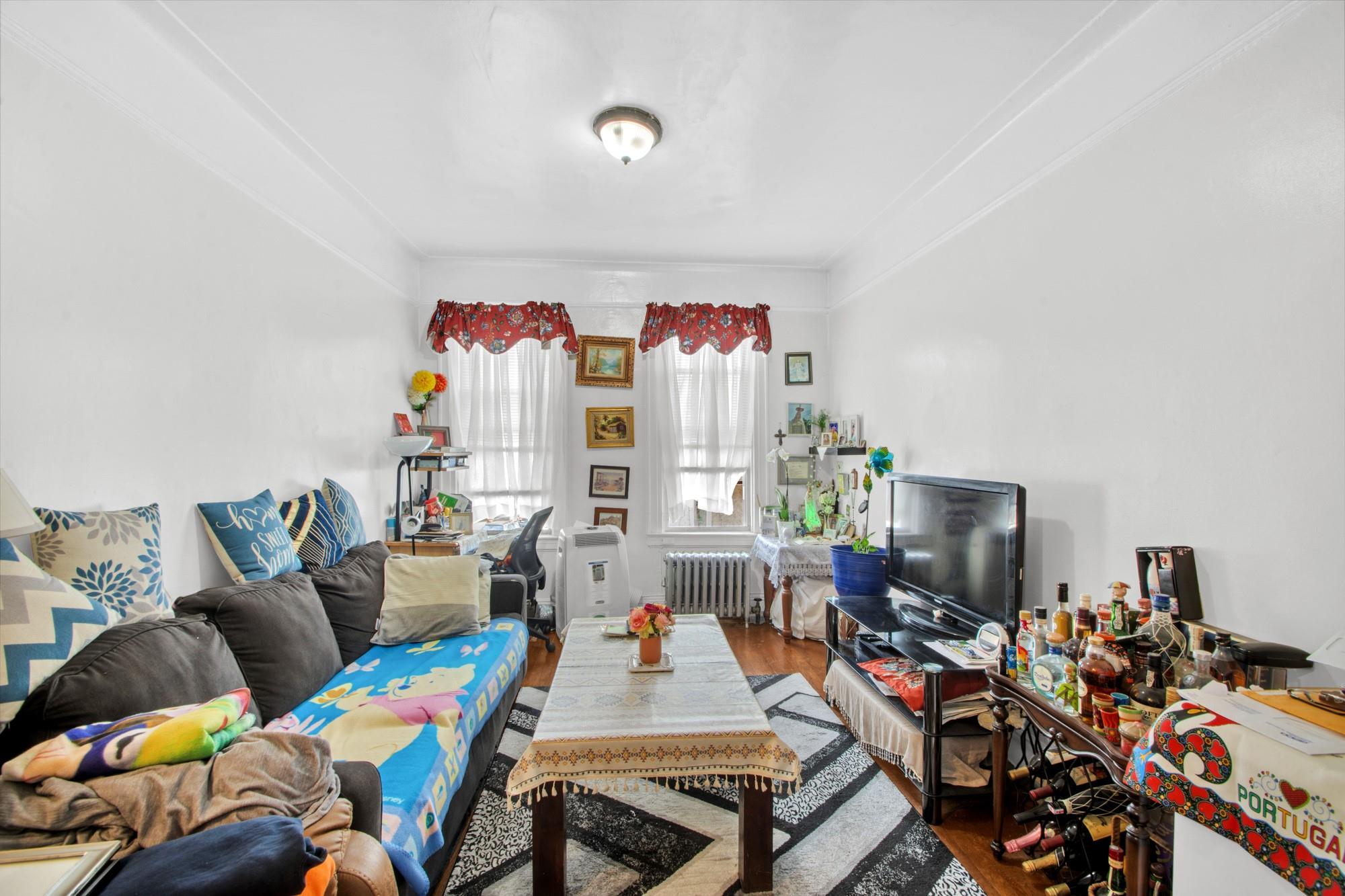 95-03 Cresskill Place, Jamaica, NY 11435