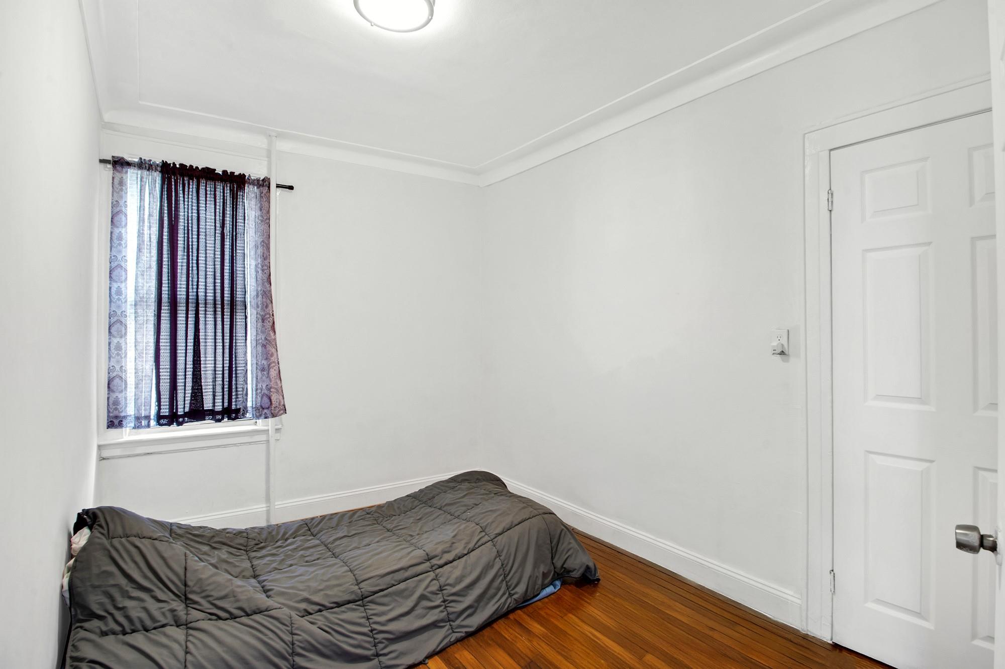 95-03 Cresskill Place, Jamaica, NY 11435