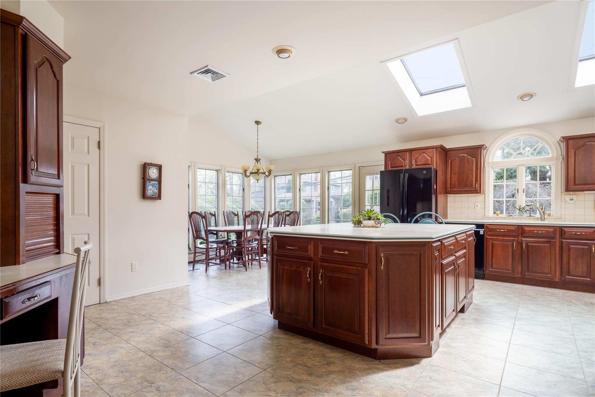 8 Pequa Lane, Commack, NY 11725