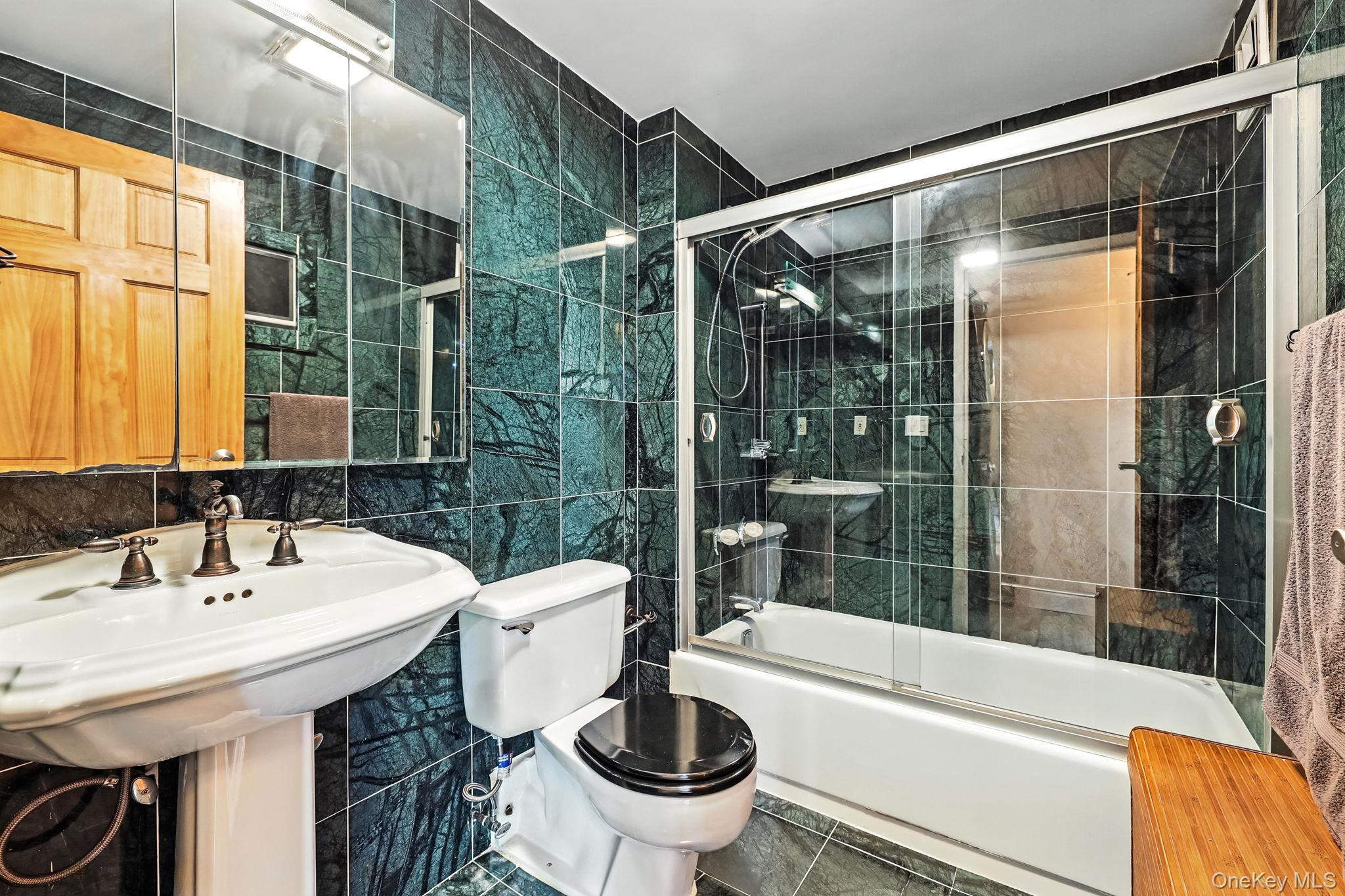 1374 Midland Avenue # PH9, Bronxville, NY 10708