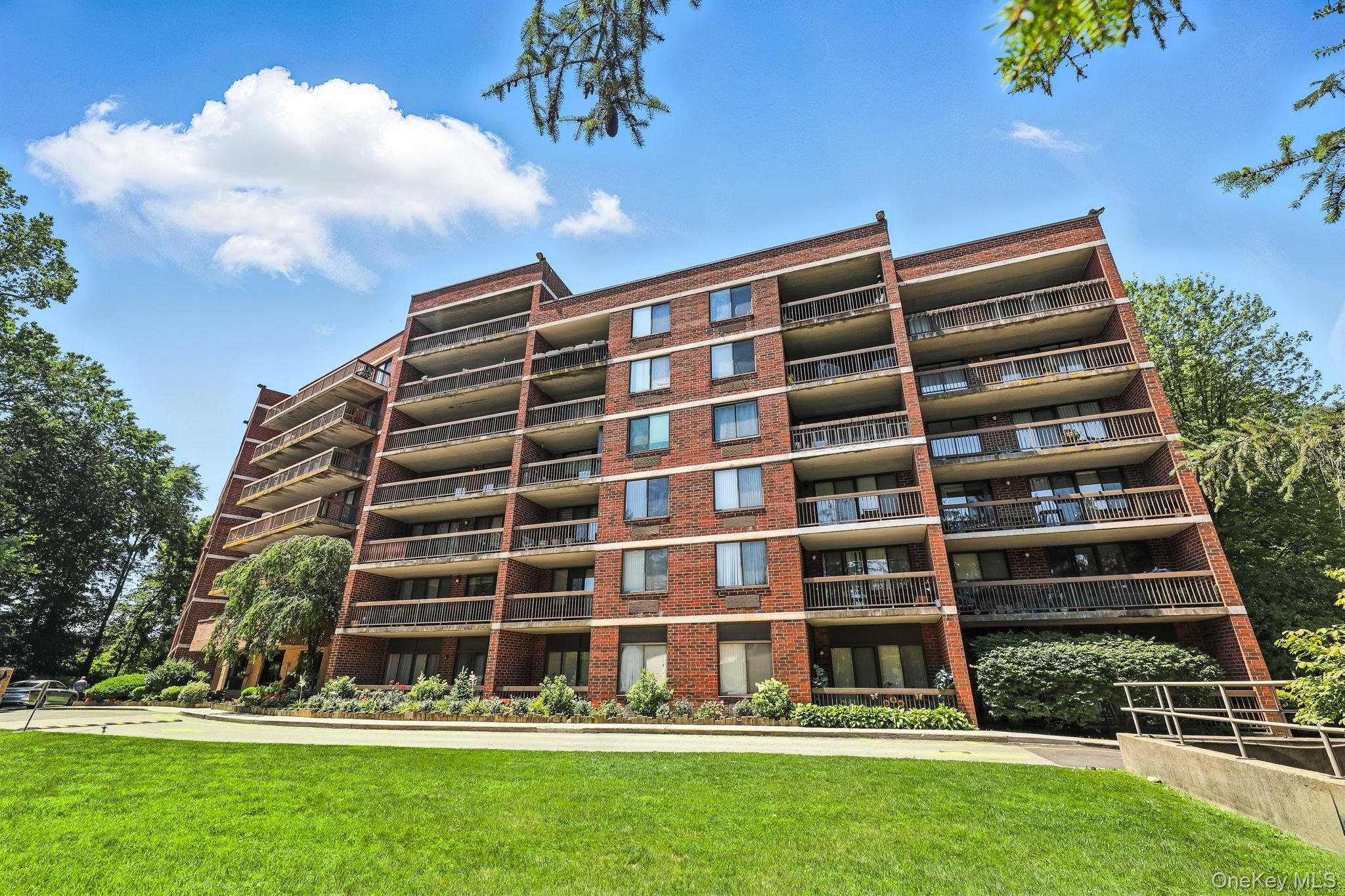 1374 Midland Avenue # PH9, Bronxville, NY 10708