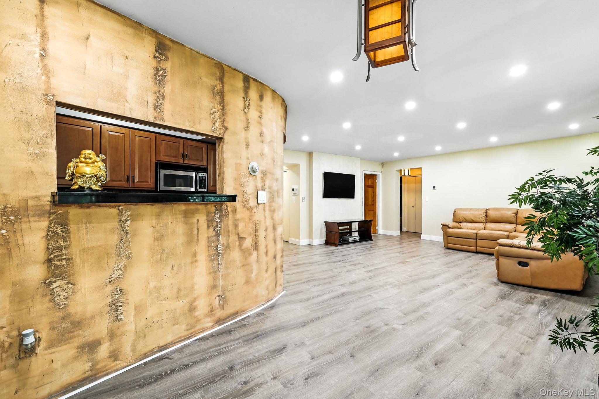 1374 Midland Avenue # PH9, Bronxville, NY 10708