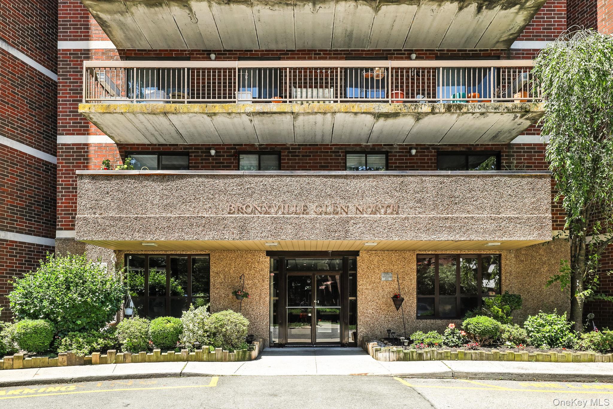 1374 Midland Avenue # PH9, Bronxville, NY 10708