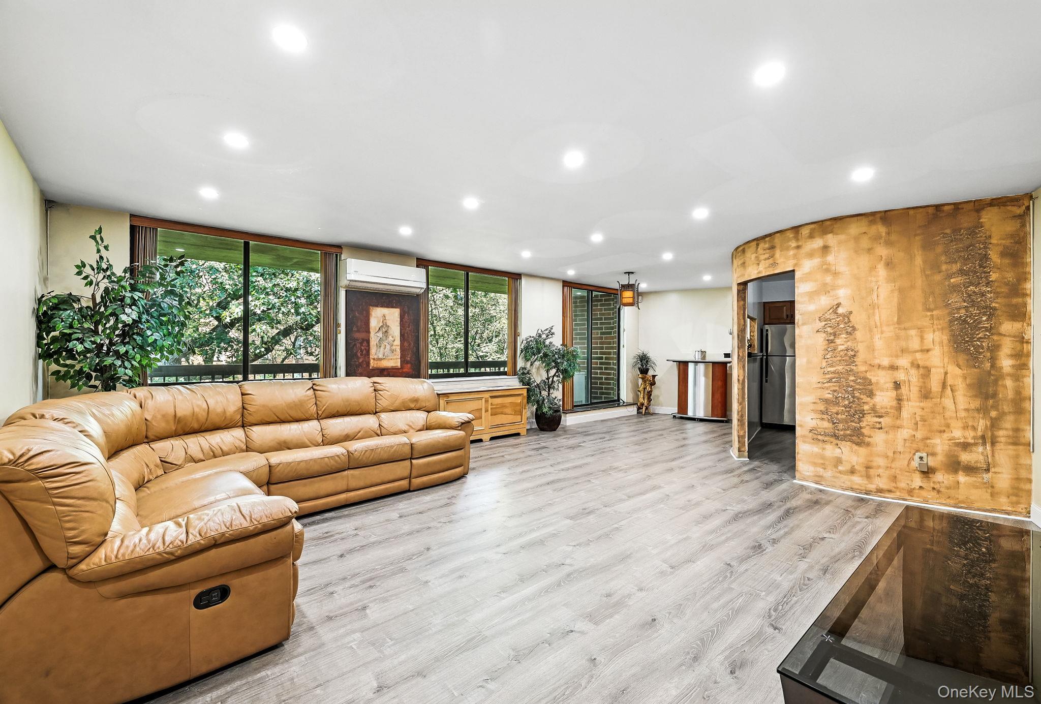 1374 Midland Avenue # PH9, Bronxville, NY 10708