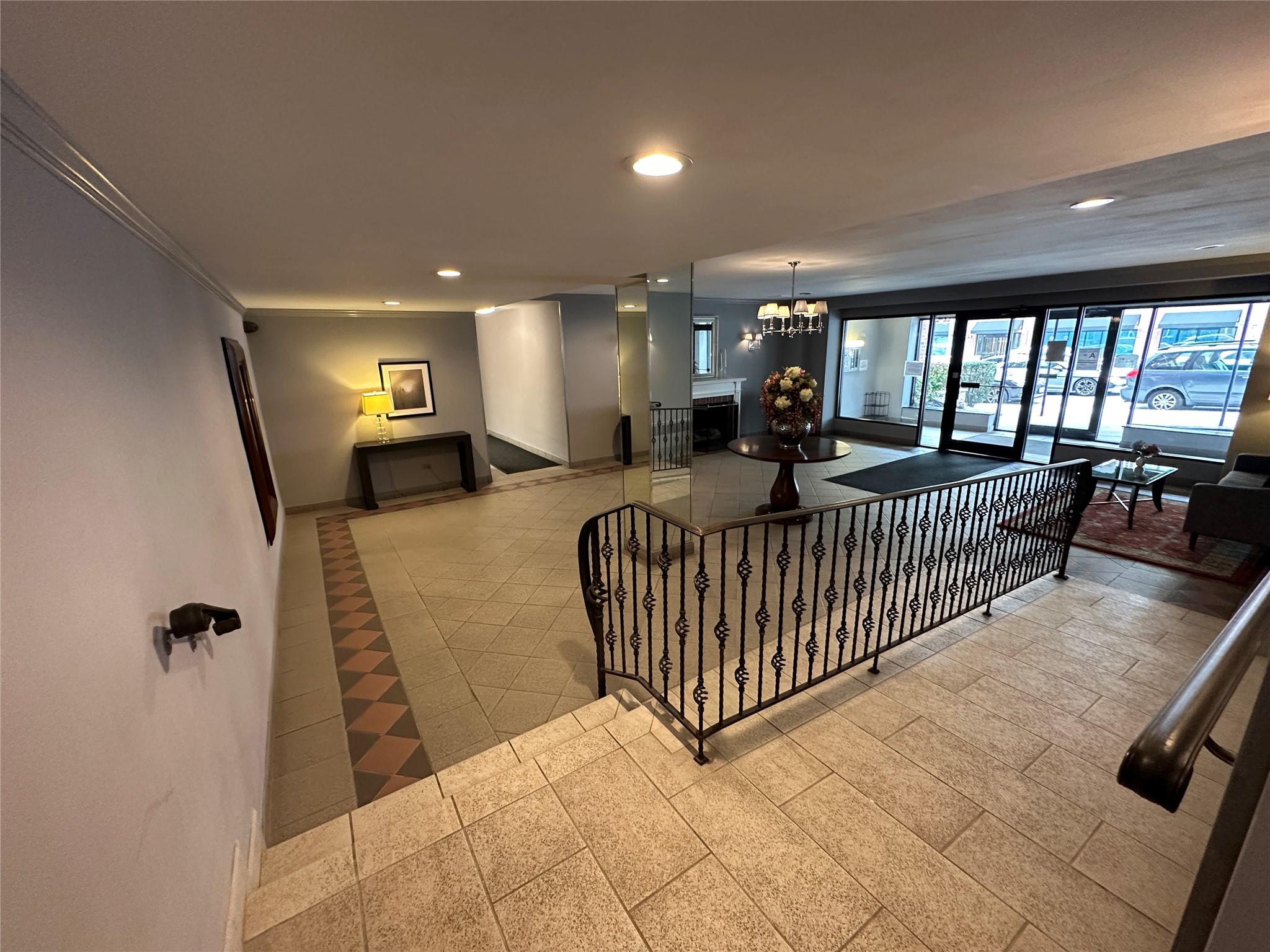 241-20 Northern Boulevard # 1M, Douglaston, NY 11362