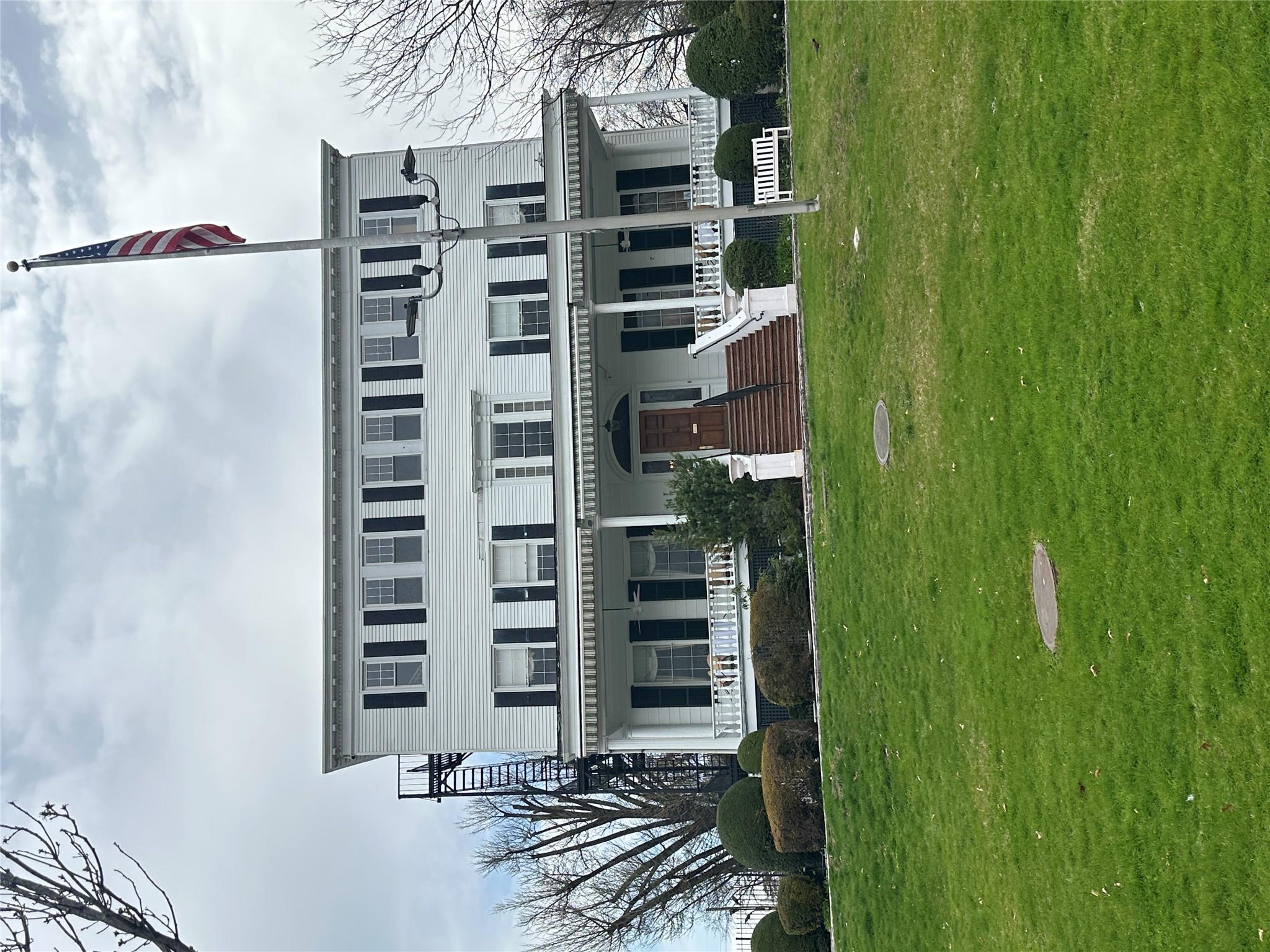 241-20 Northern Boulevard # 1M, Douglaston, NY 11362