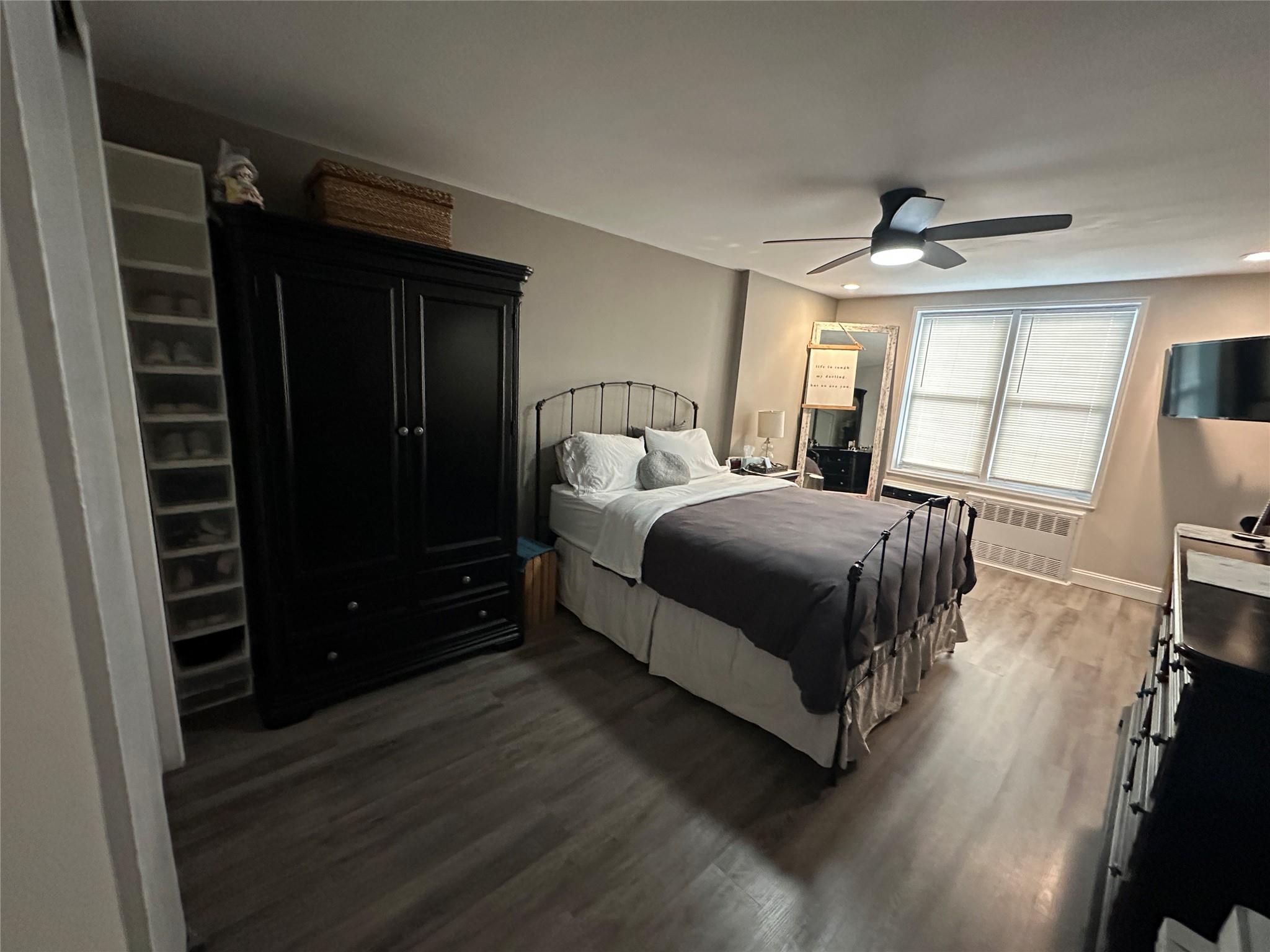 241-20 Northern Boulevard # 1M, Douglaston, NY 11362