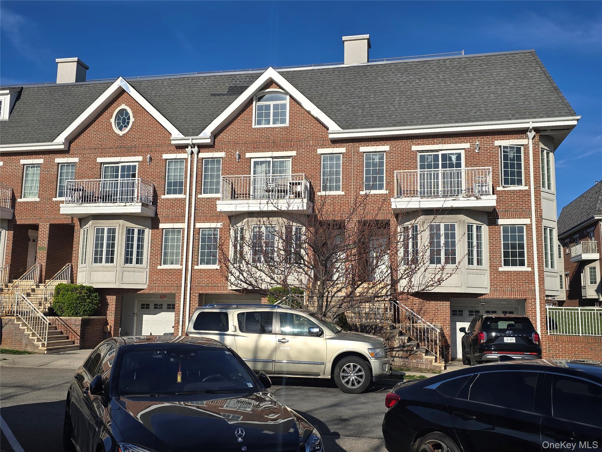 337 Park Crescent, College Point, NY 11356