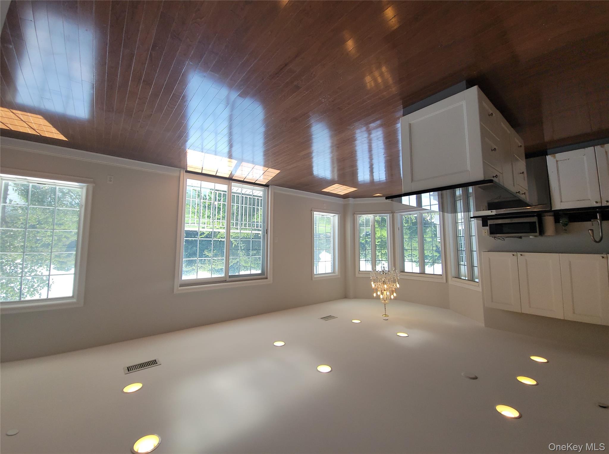 337 Park Crescent, College Point, NY 11356