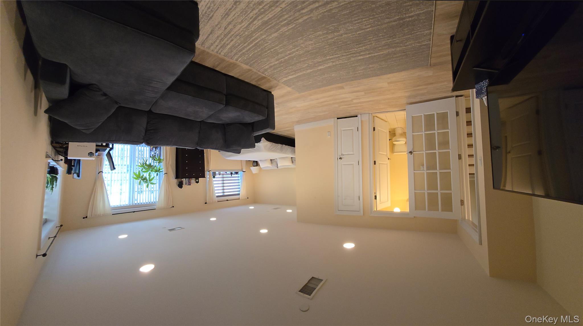 337 Park Crescent, College Point, NY 11356