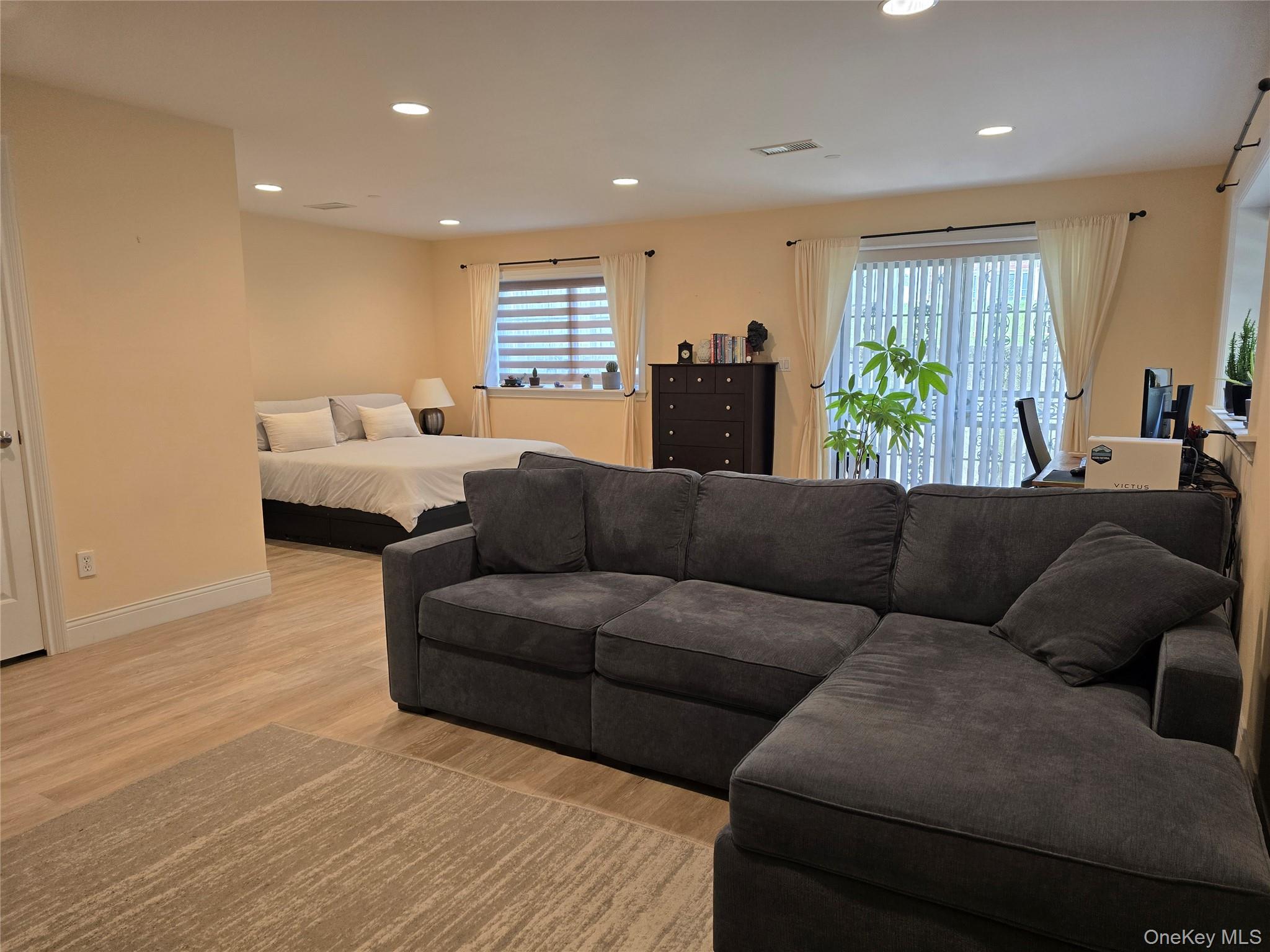 337 Park Crescent, College Point, NY 11356