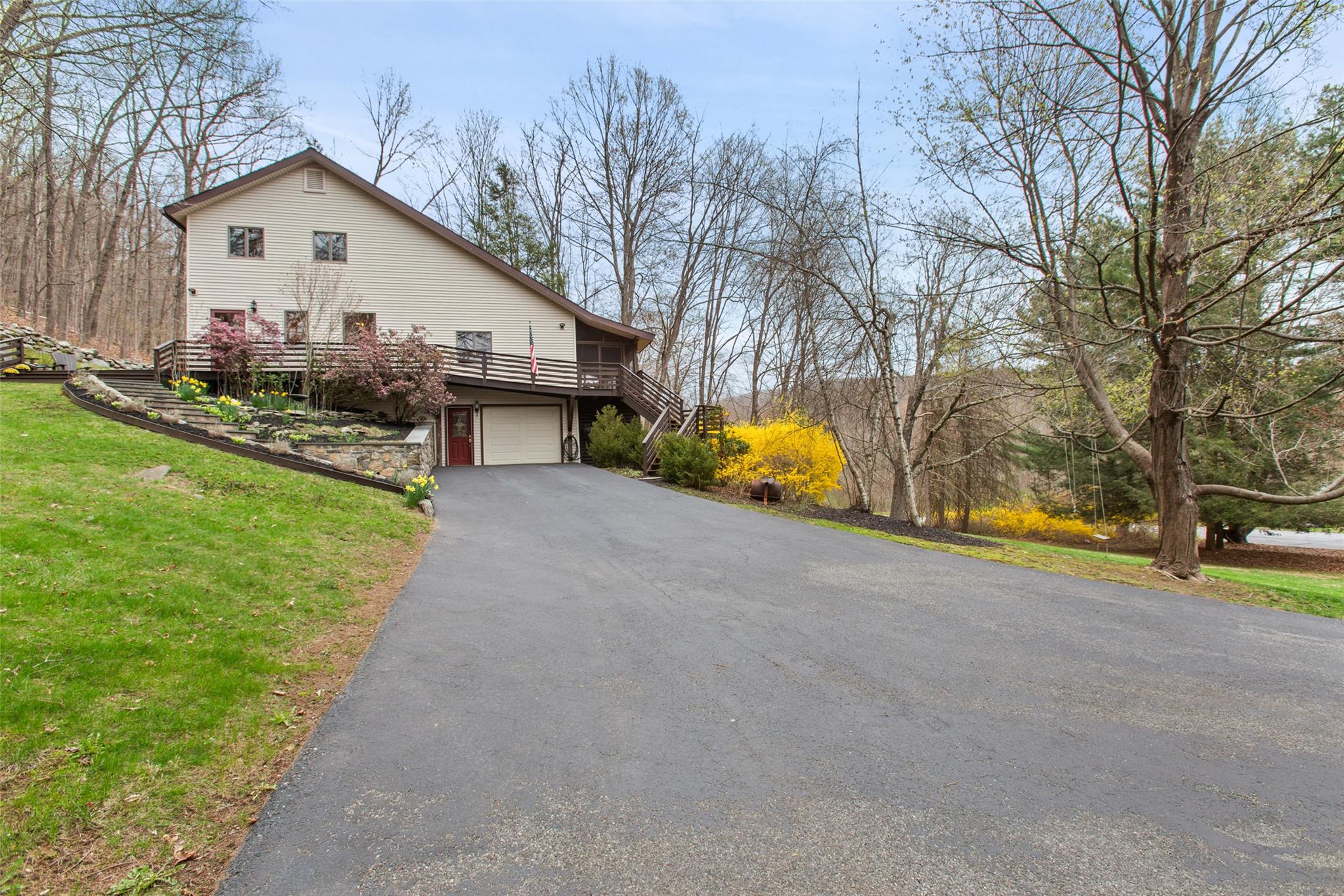 12 Muradon Road, Mahopac, NY 10541