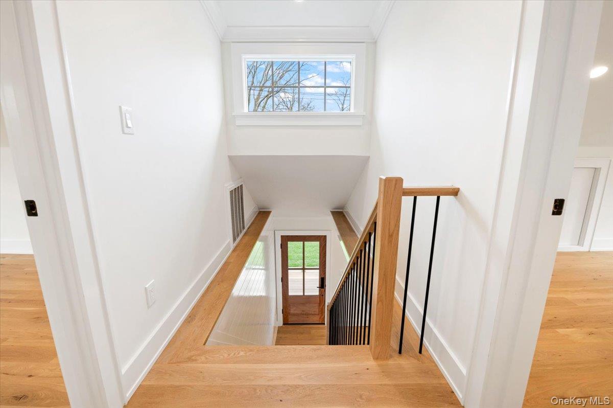 1000 Washington Drive, Centerport, NY 11721