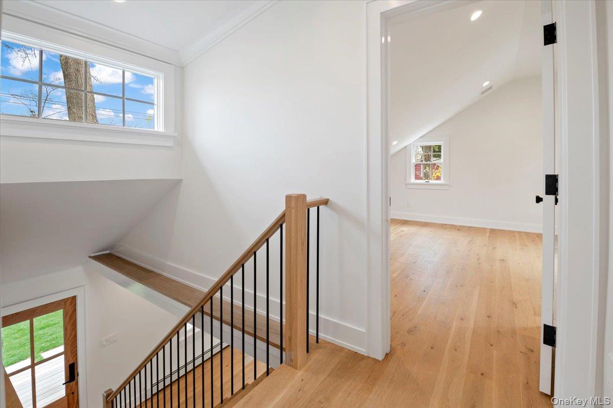 1000 Washington Drive, Centerport, NY 11721